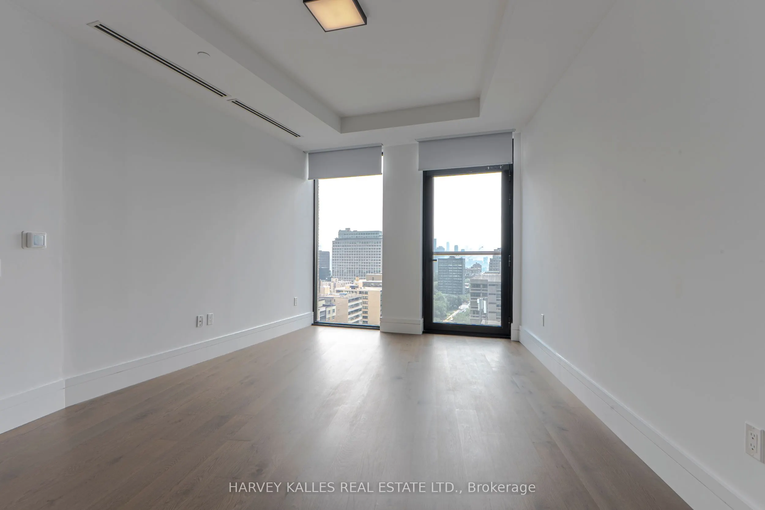 215 Lonsdale Road, #1507