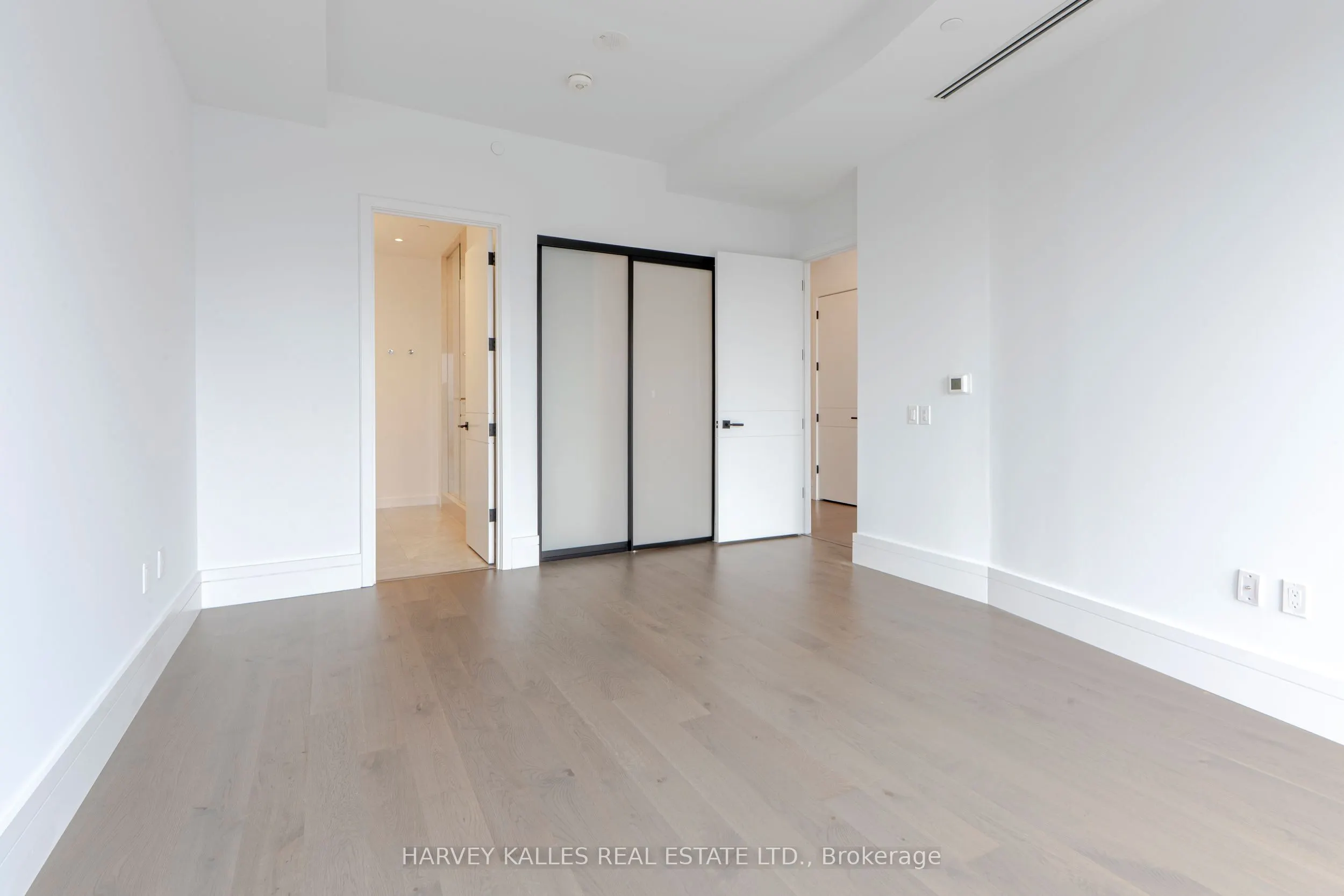 215 Lonsdale Road, #1507