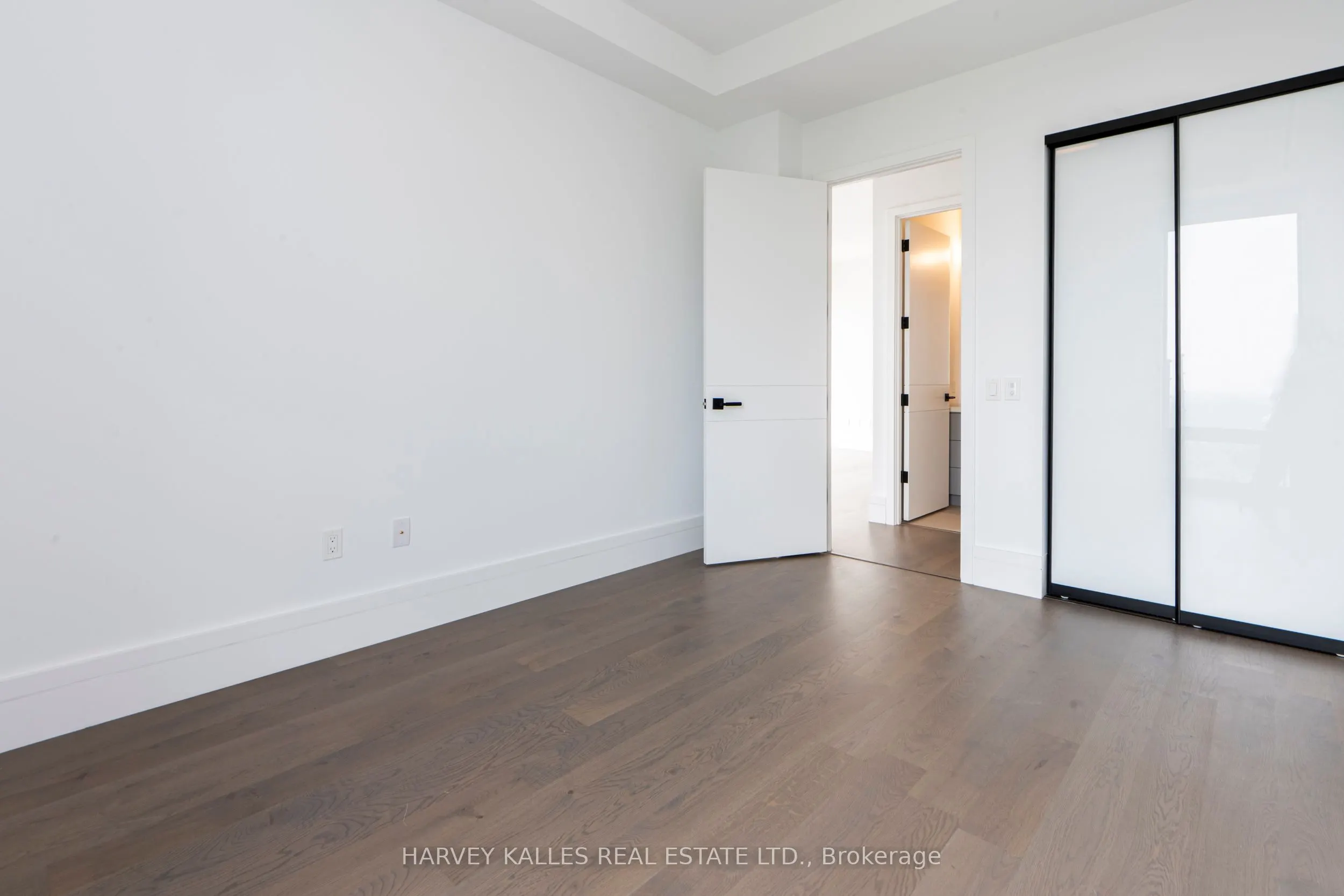 215 Lonsdale Road, #1507