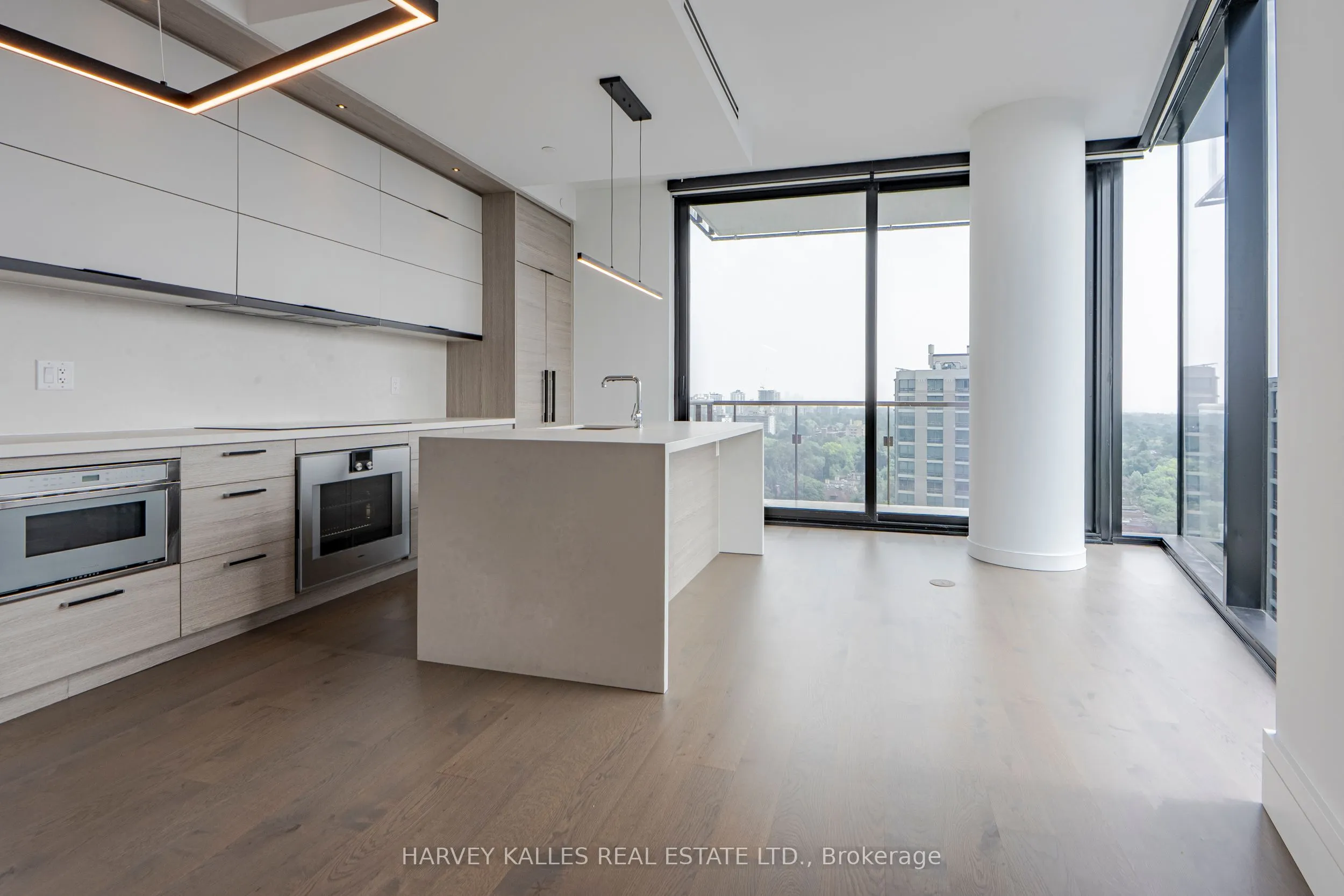 215 Lonsdale Road, #1507