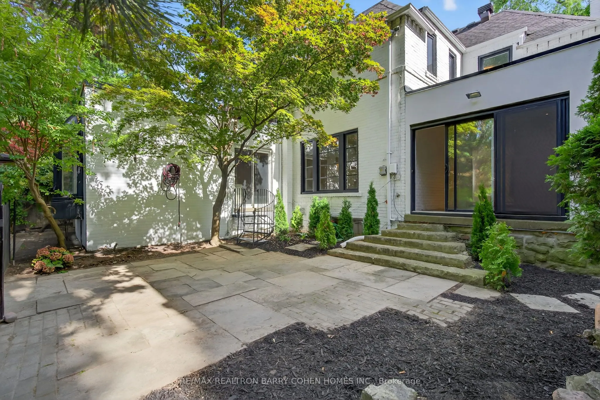 20 Dewbourne Avenue