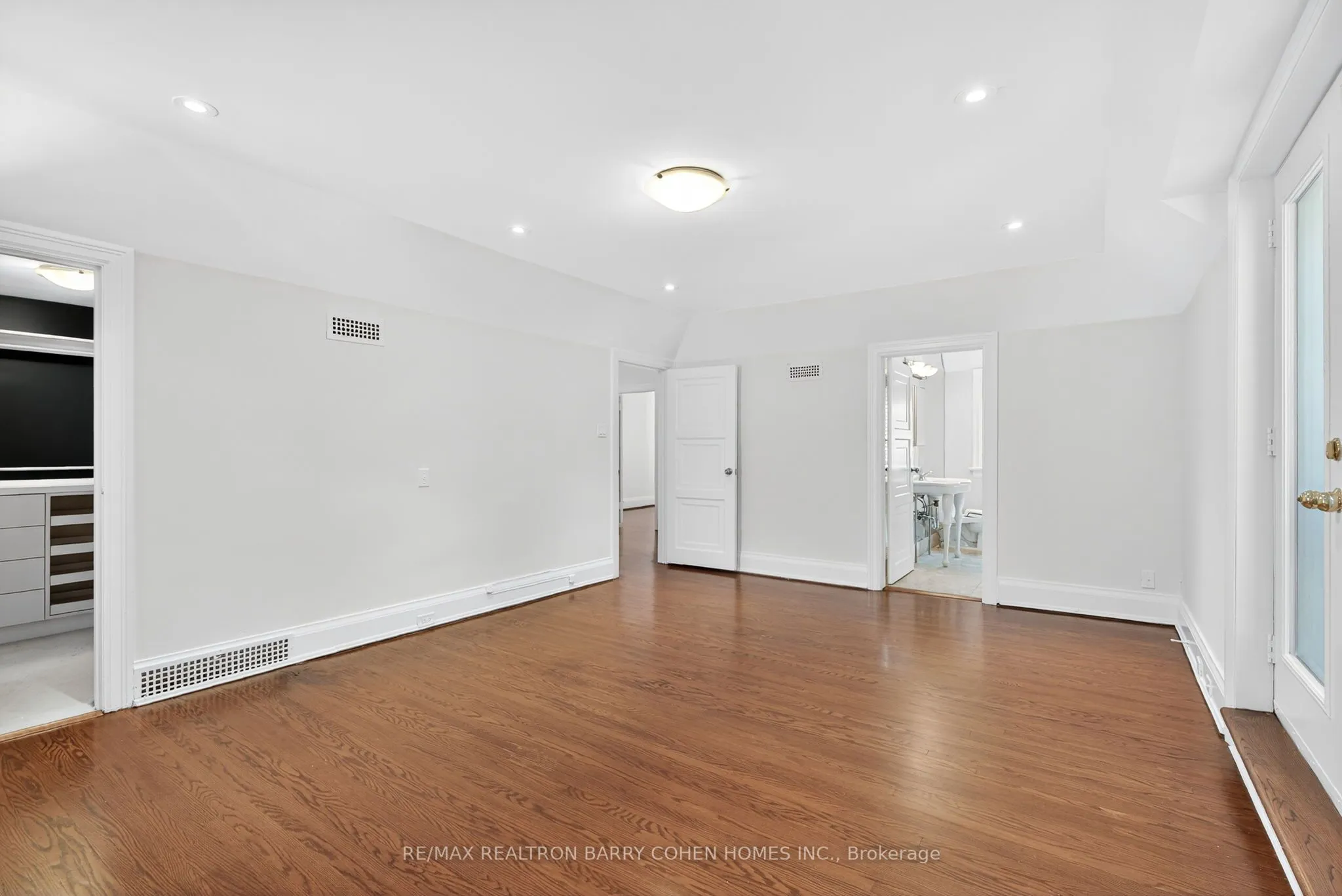 20 Dewbourne Avenue