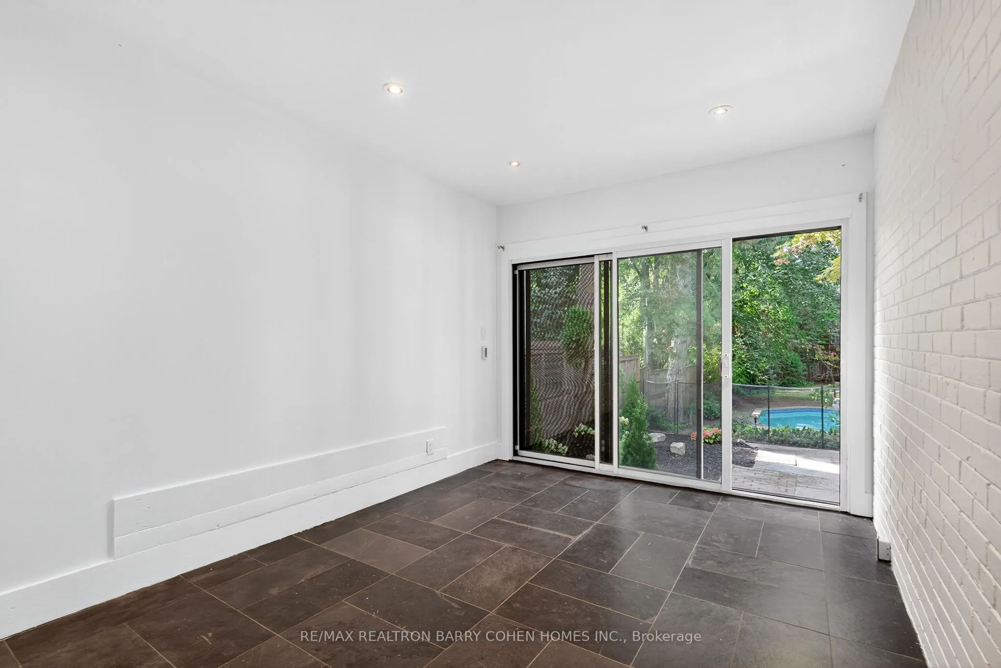 20 Dewbourne Avenue