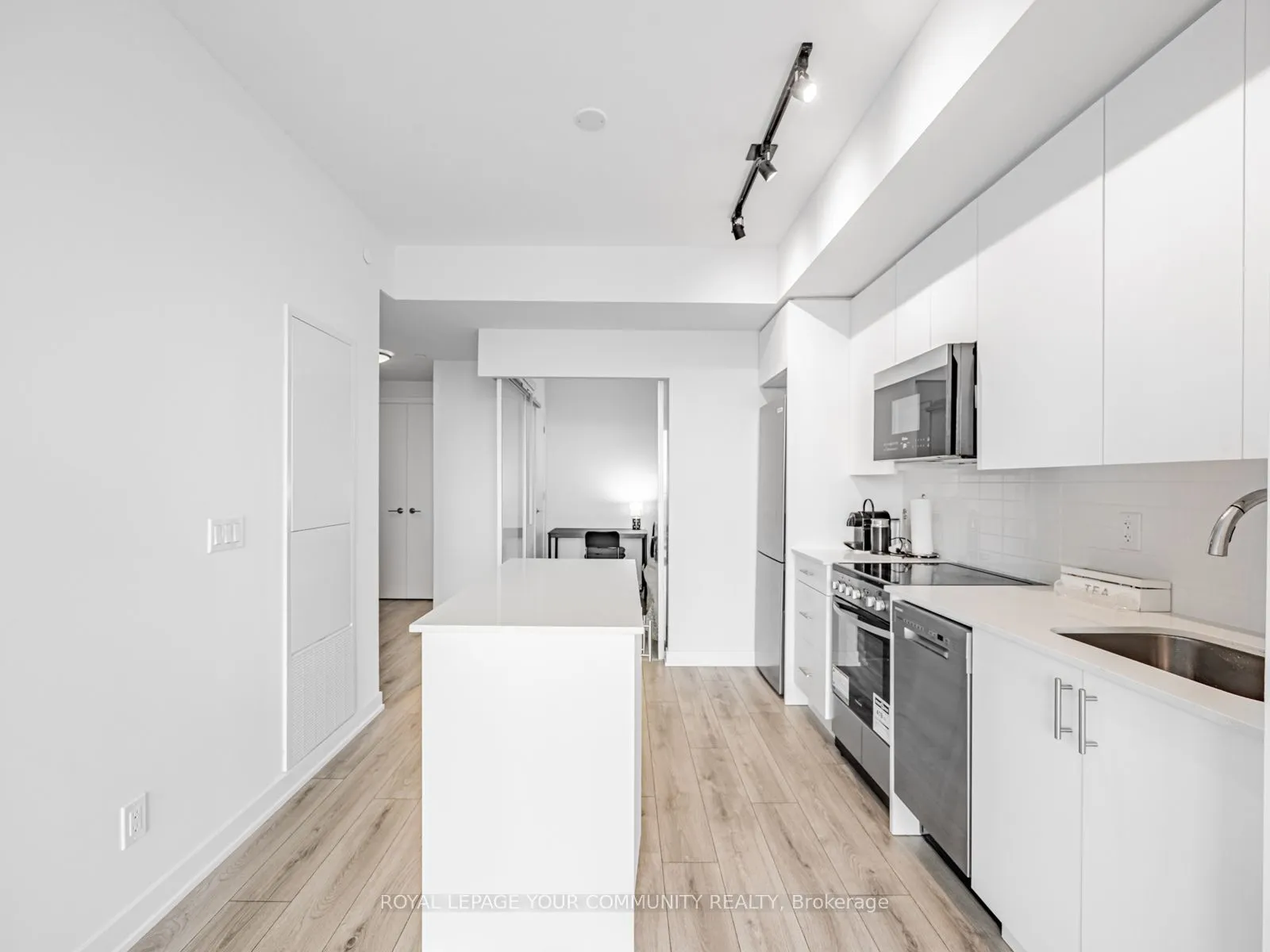 15 Ellerslie Avenue, #2301