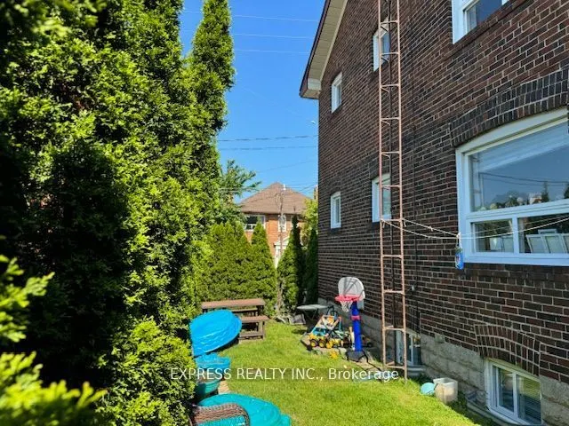 1136 Avenue Road, #B1