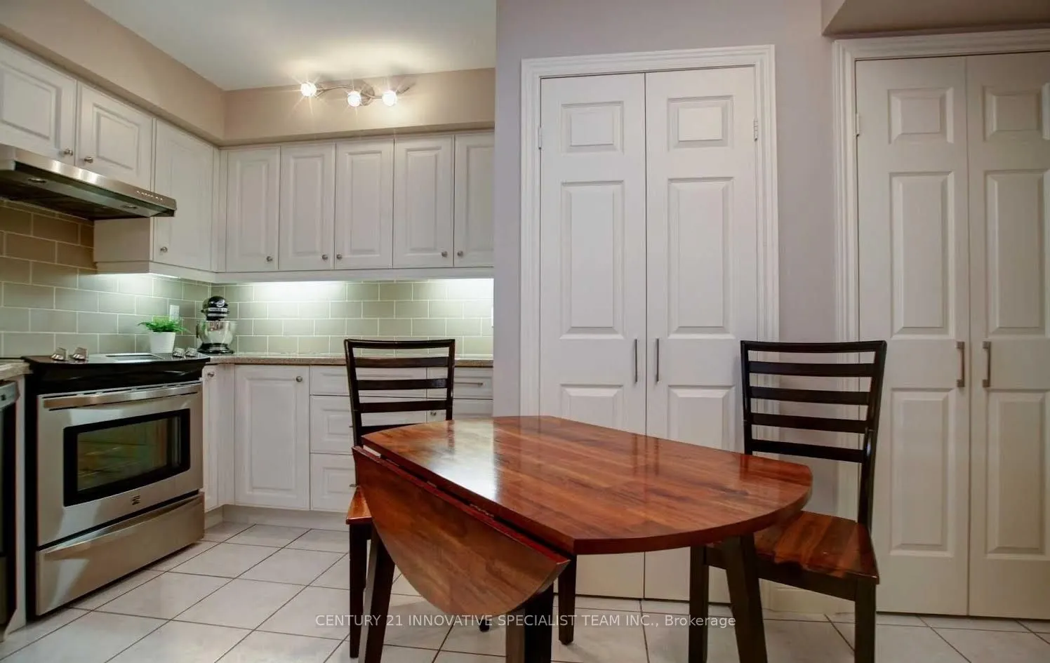 89 Skymark Drive, #2010