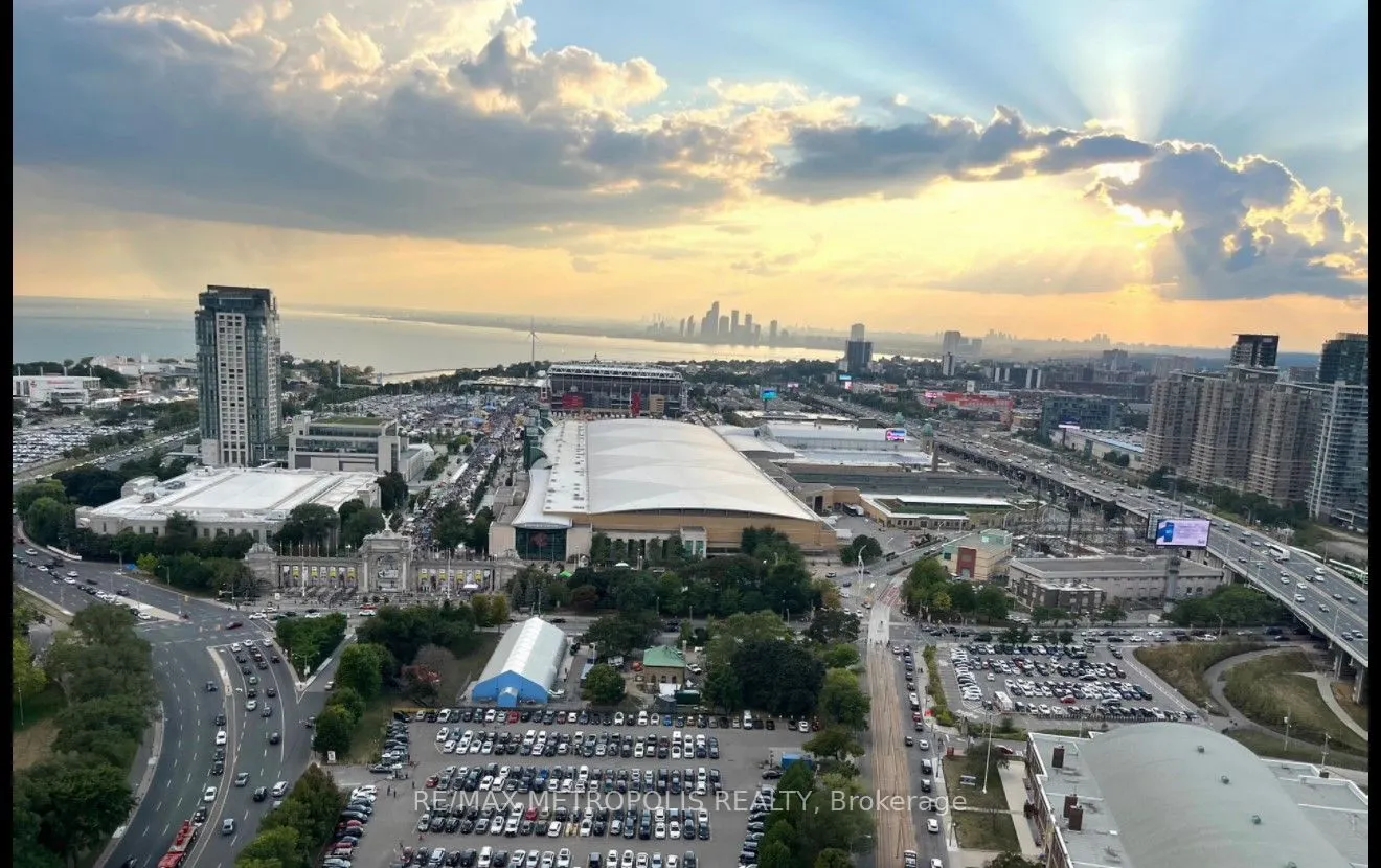 219 Fort York Boulevard, #1811
