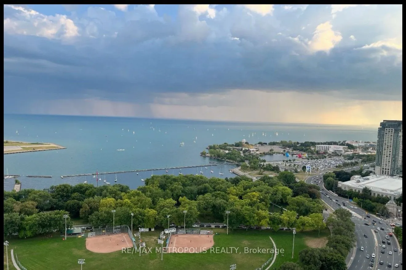 219 Fort York Boulevard, #1811