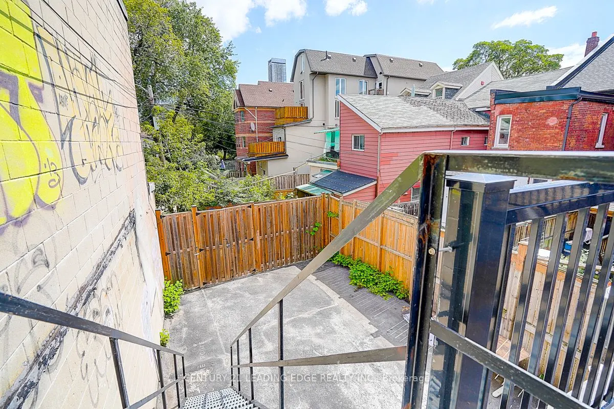 349 Spadina Avenue