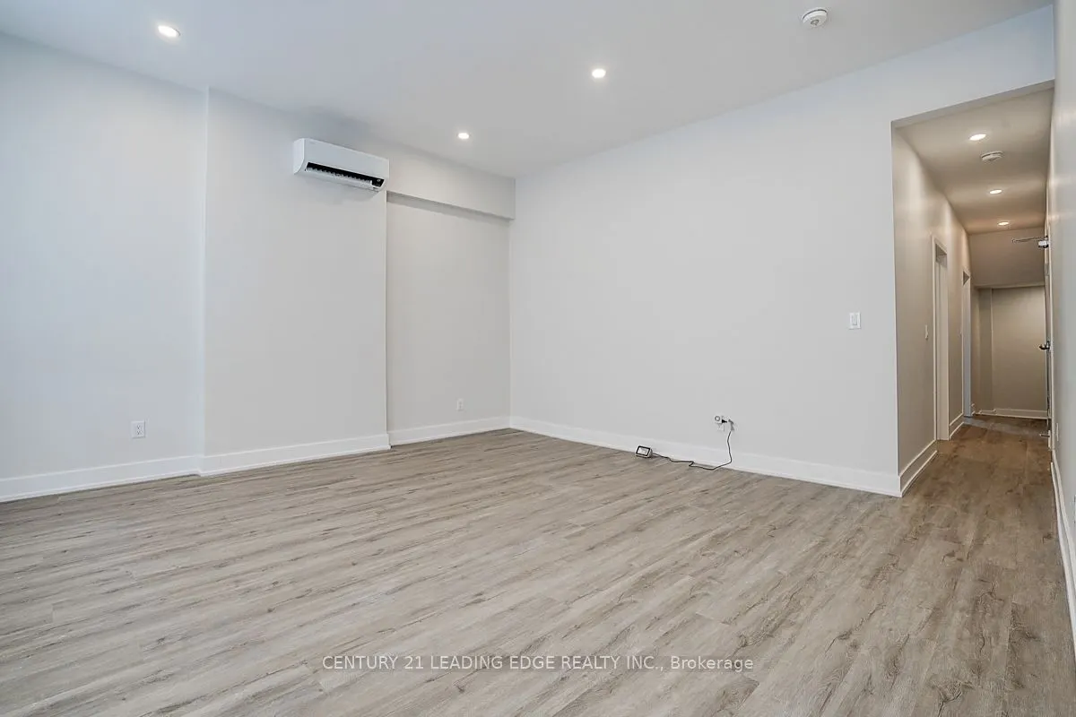349 Spadina Avenue