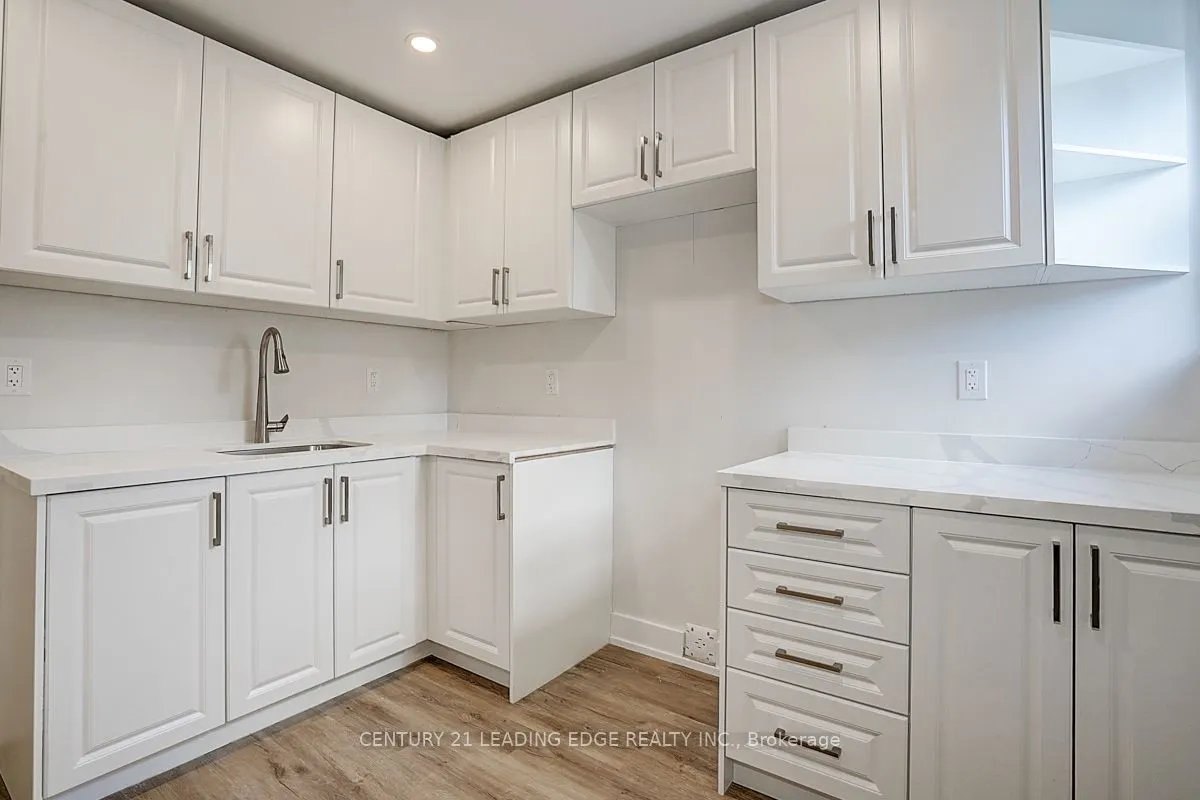 349 Spadina Avenue