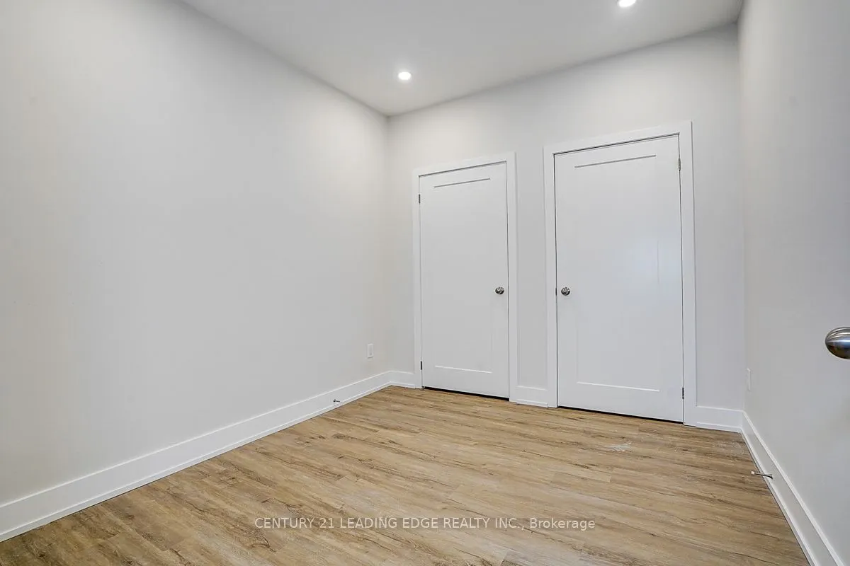 349 Spadina Avenue