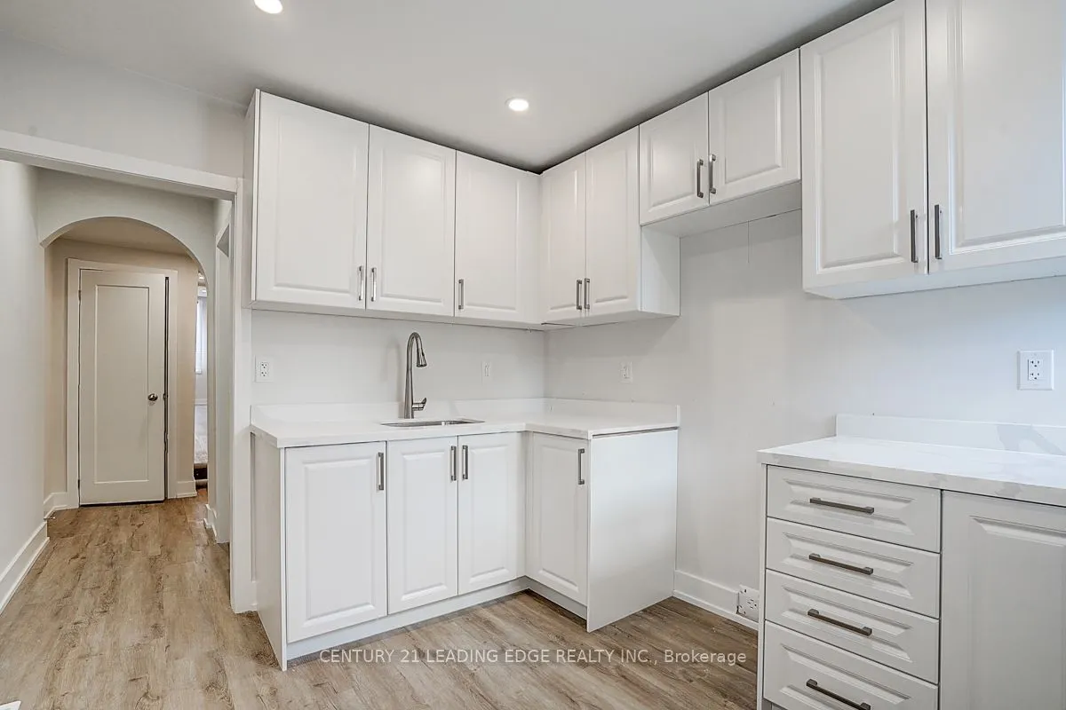 349 Spadina Avenue