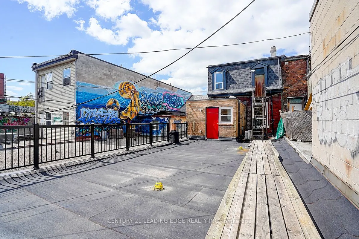 349 Spadina Avenue