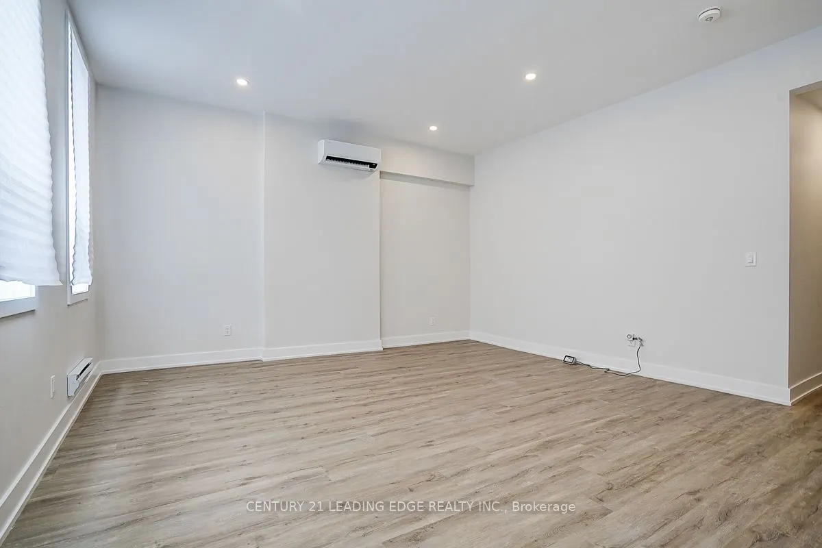 349 Spadina Avenue