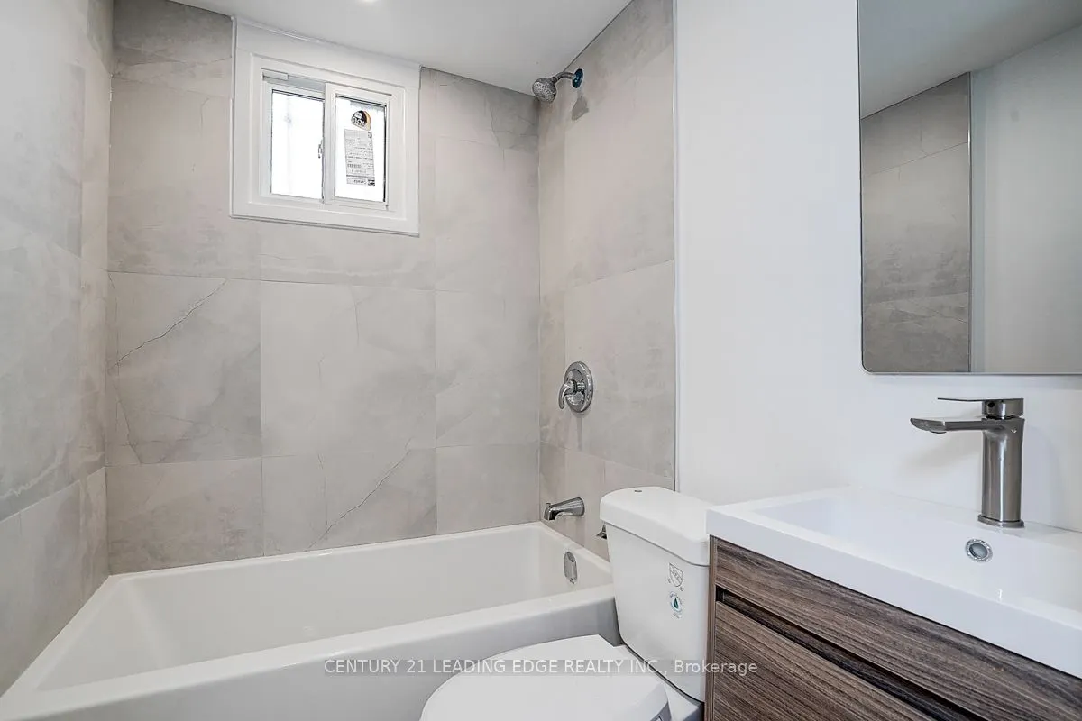 349 Spadina Avenue
