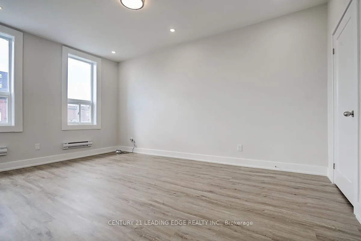 349 Spadina Avenue
