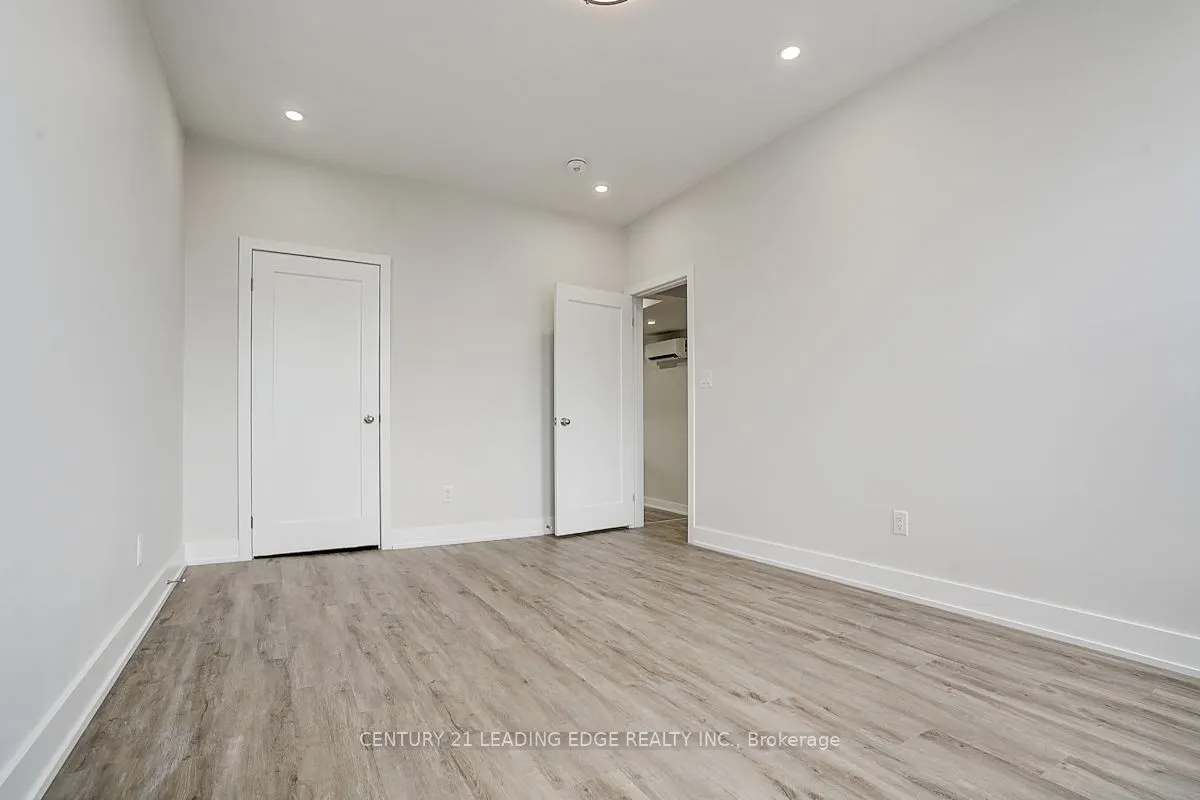 349 Spadina Avenue