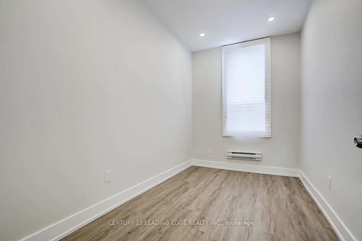 349 Spadina Avenue