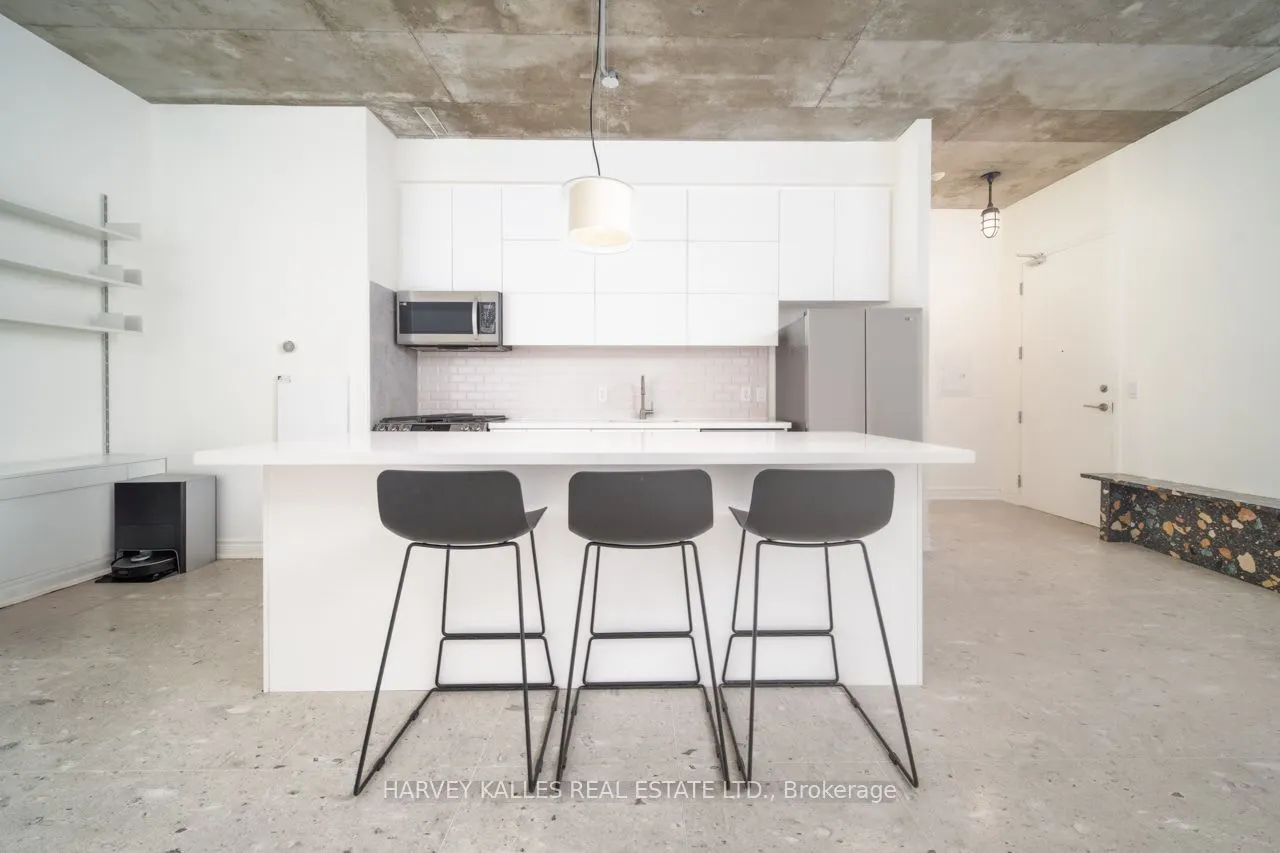 60 Bathurst Street, #308