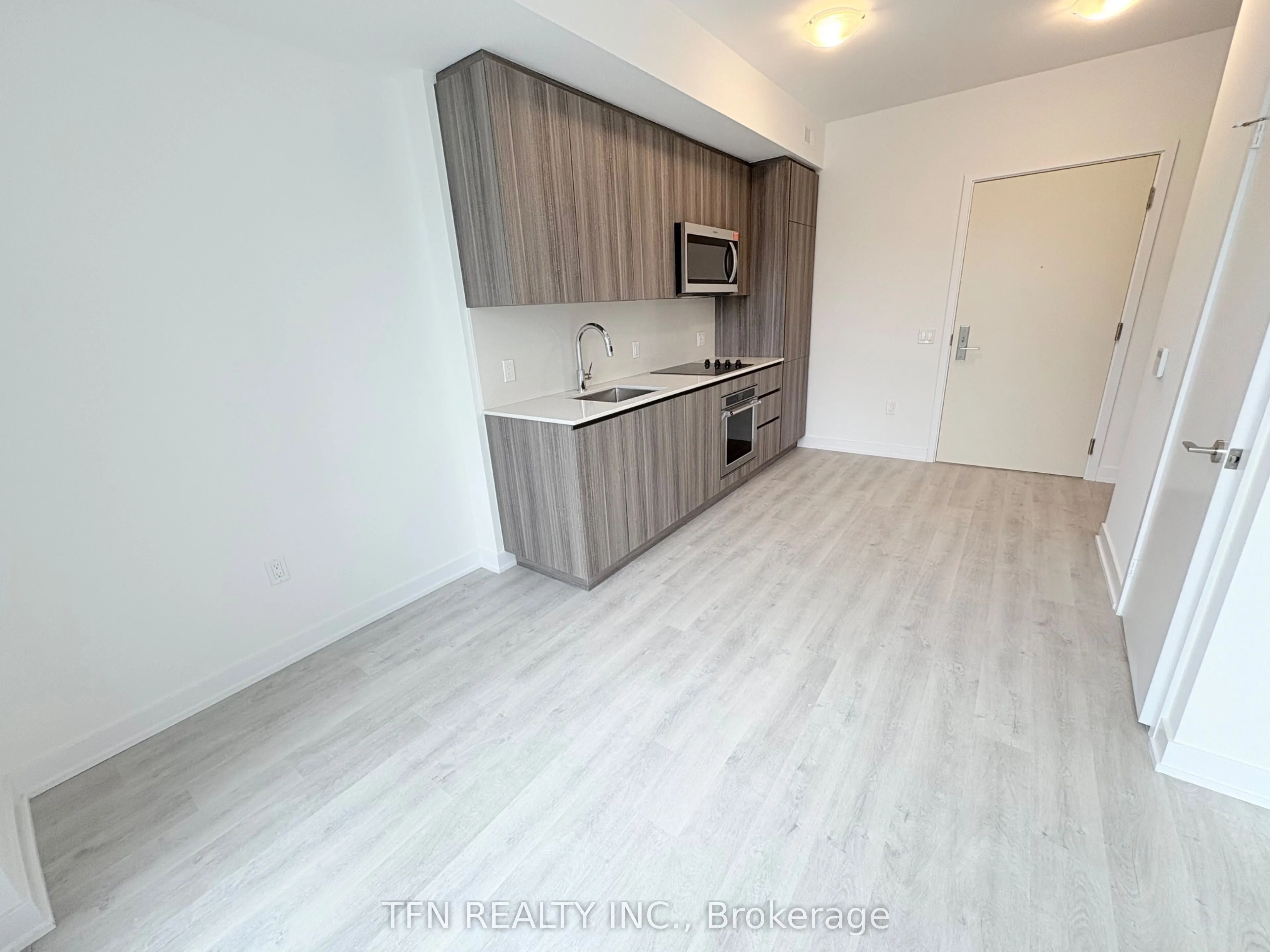 15 Richardson Street, #802