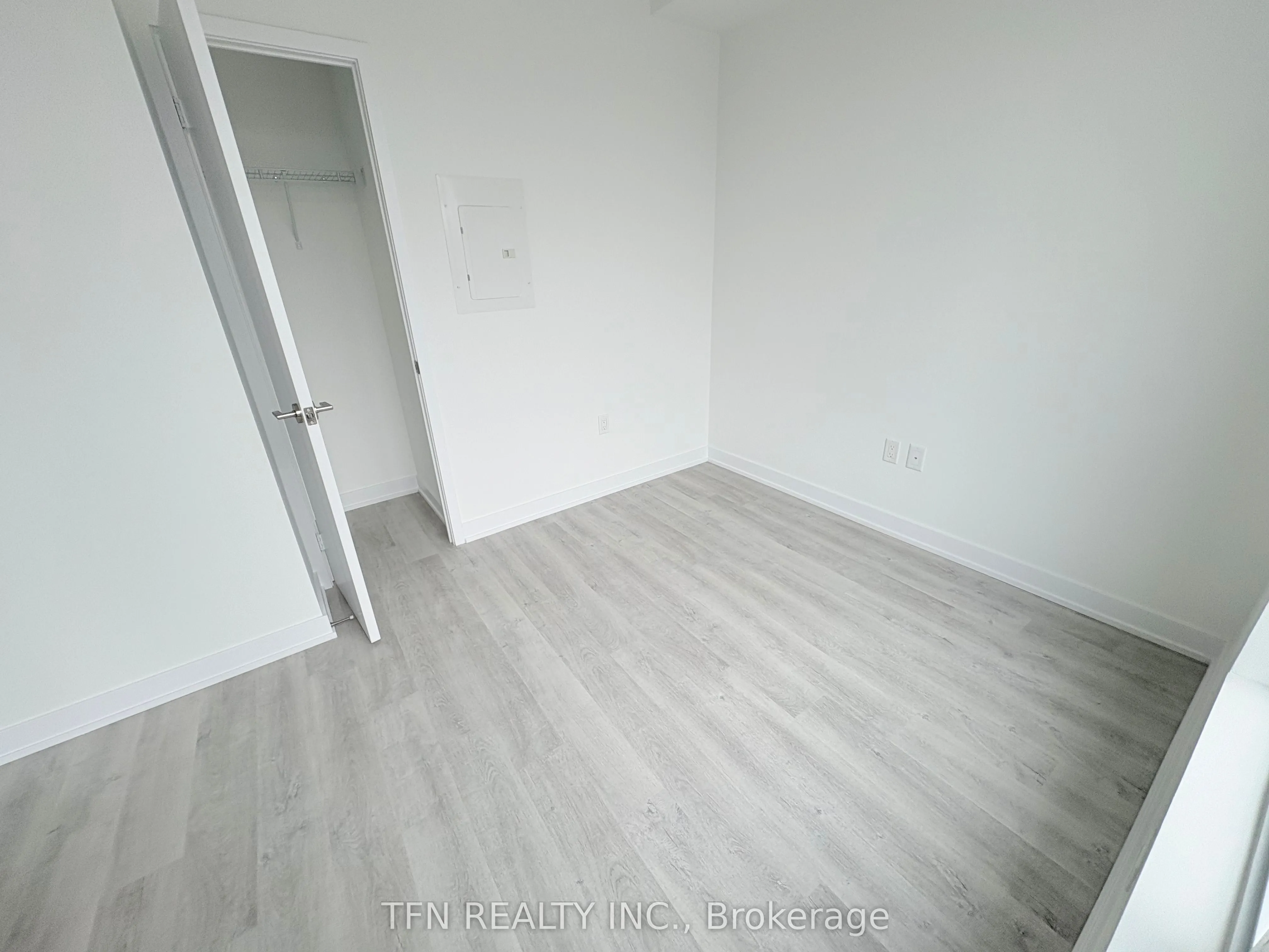 15 Richardson Street, #802