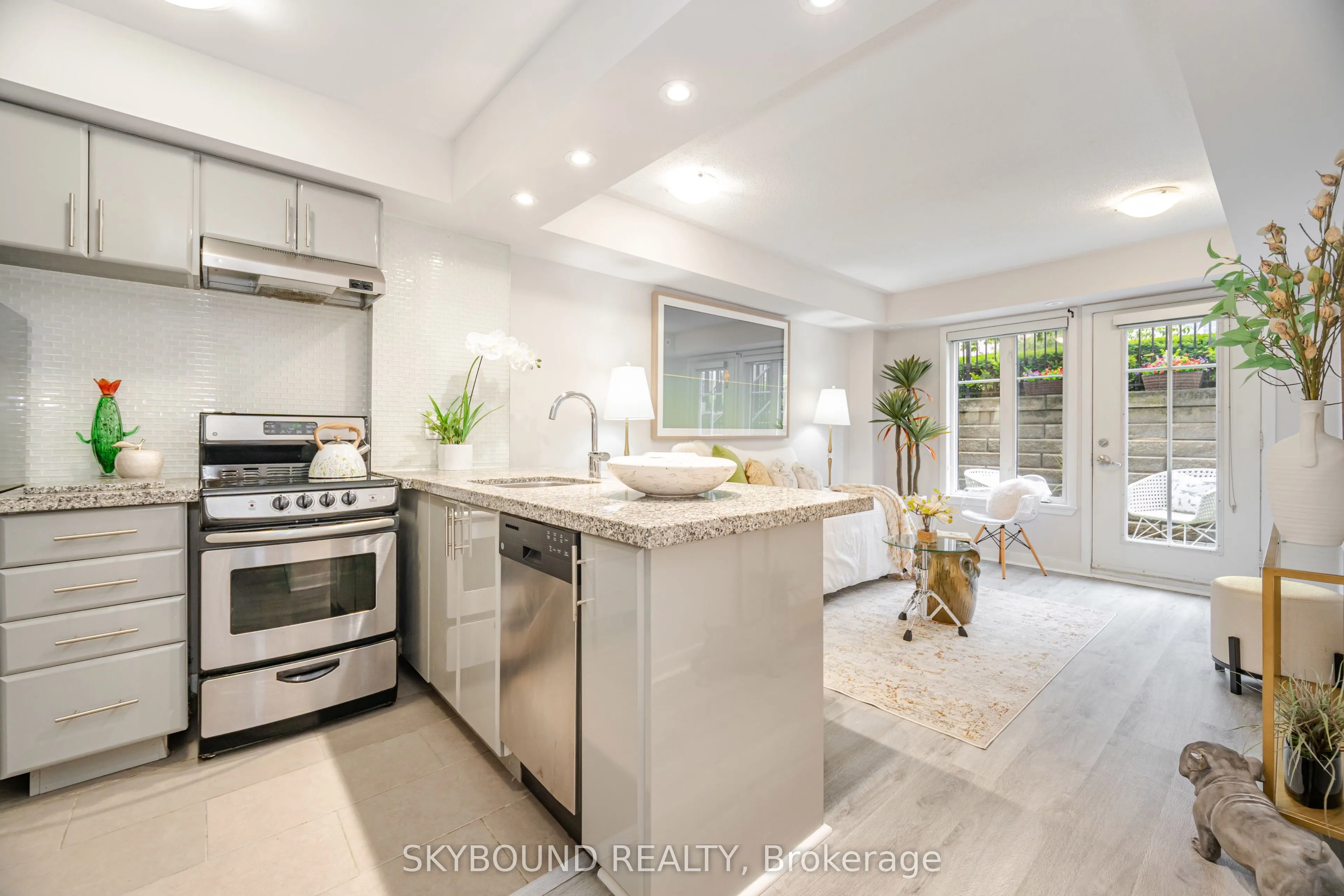 21 Pirandello Street, #TH1223