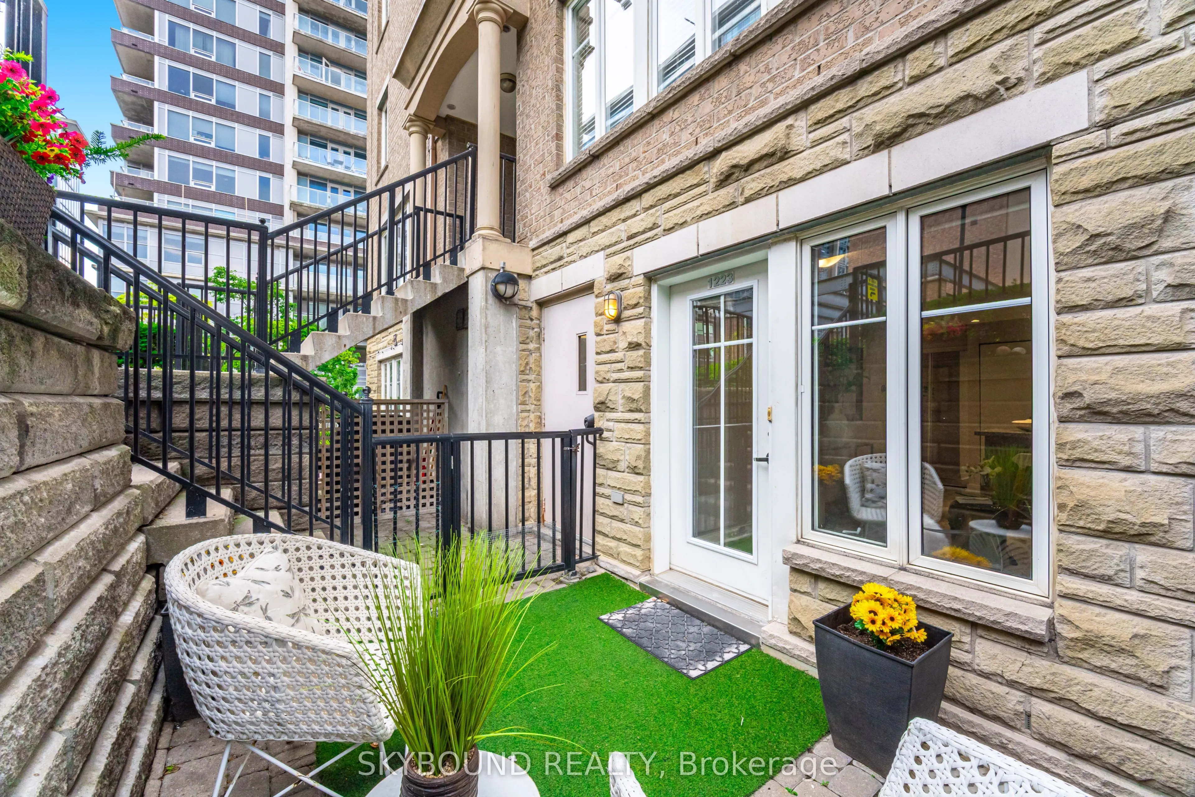 21 Pirandello Street, #TH1223