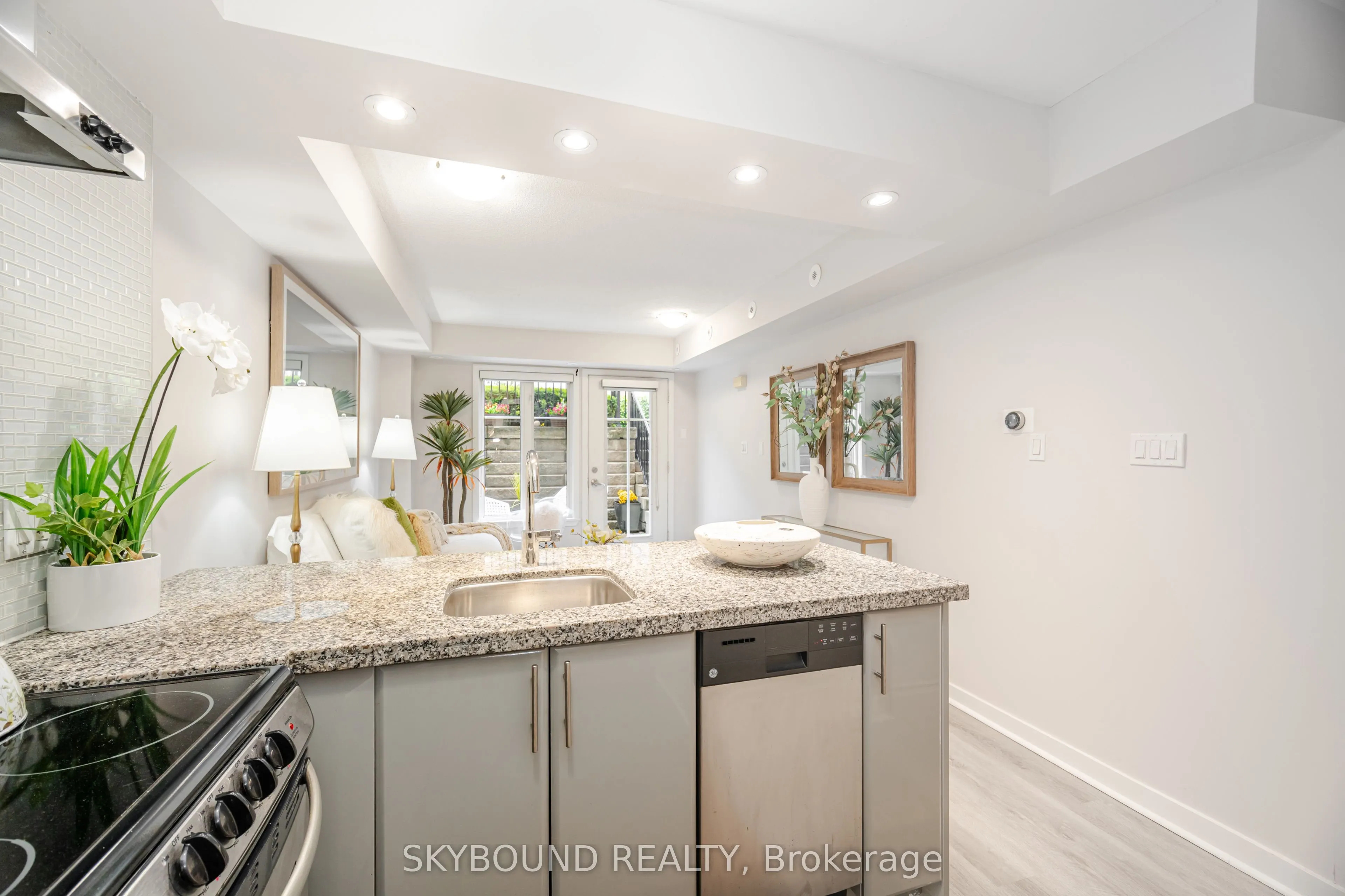 21 Pirandello Street, #TH1223