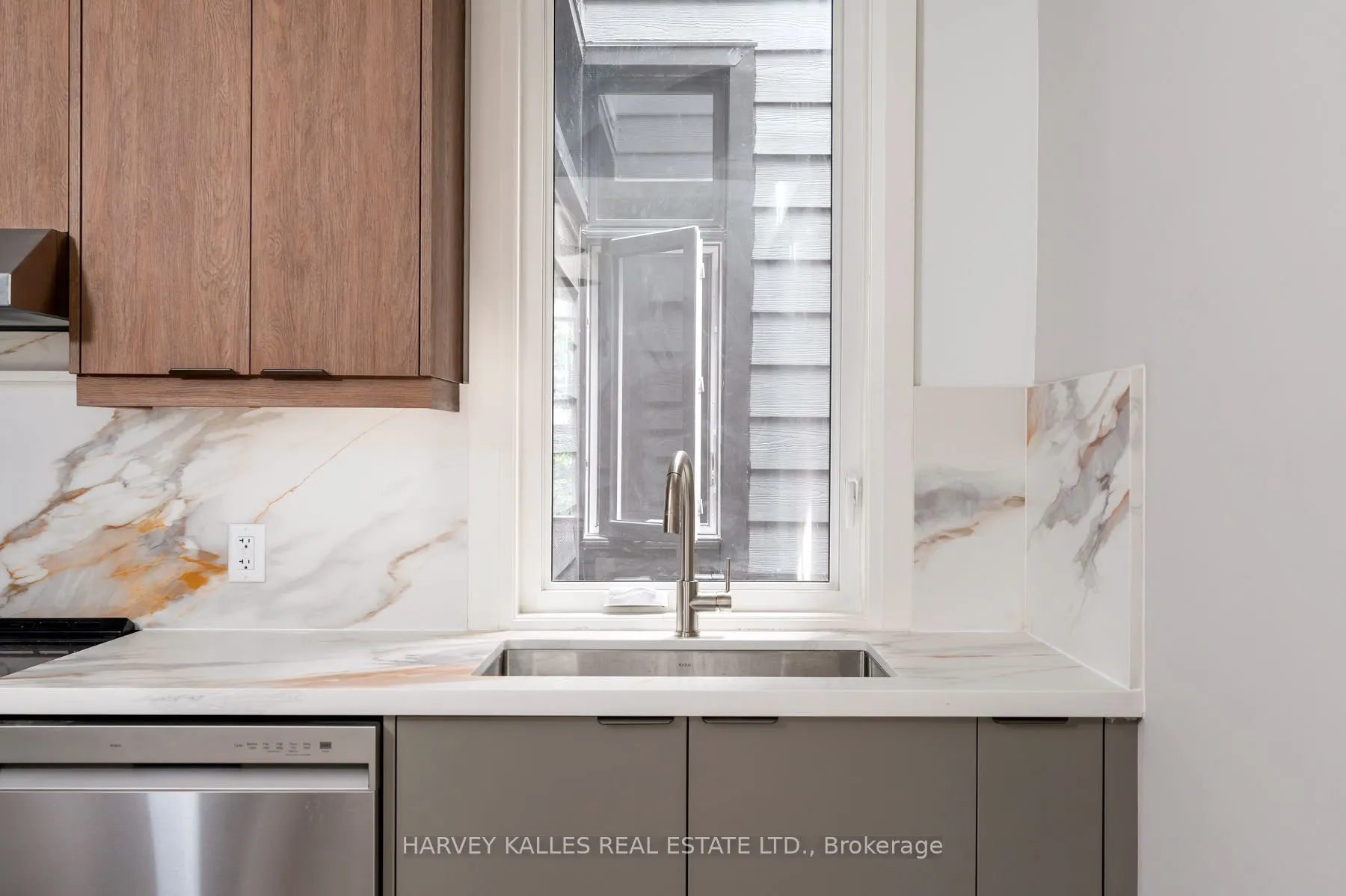 24 Sullivan Street, #2