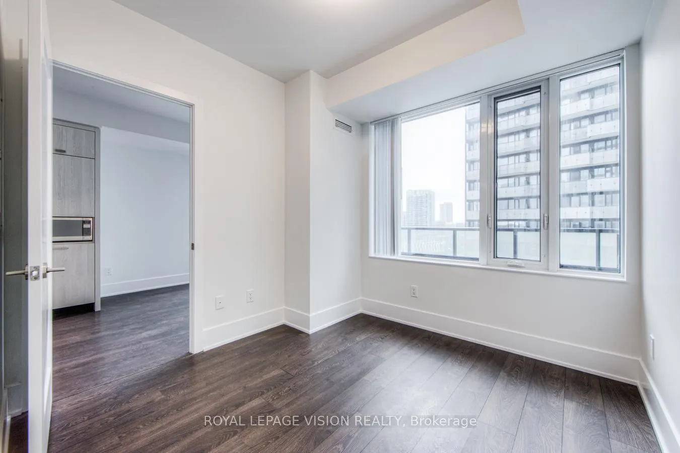 470 Front Street W, #814