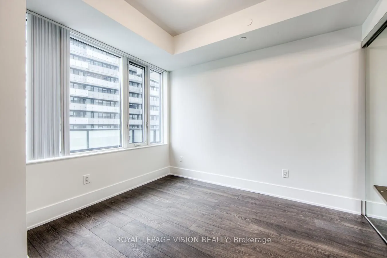 470 Front Street W, #814