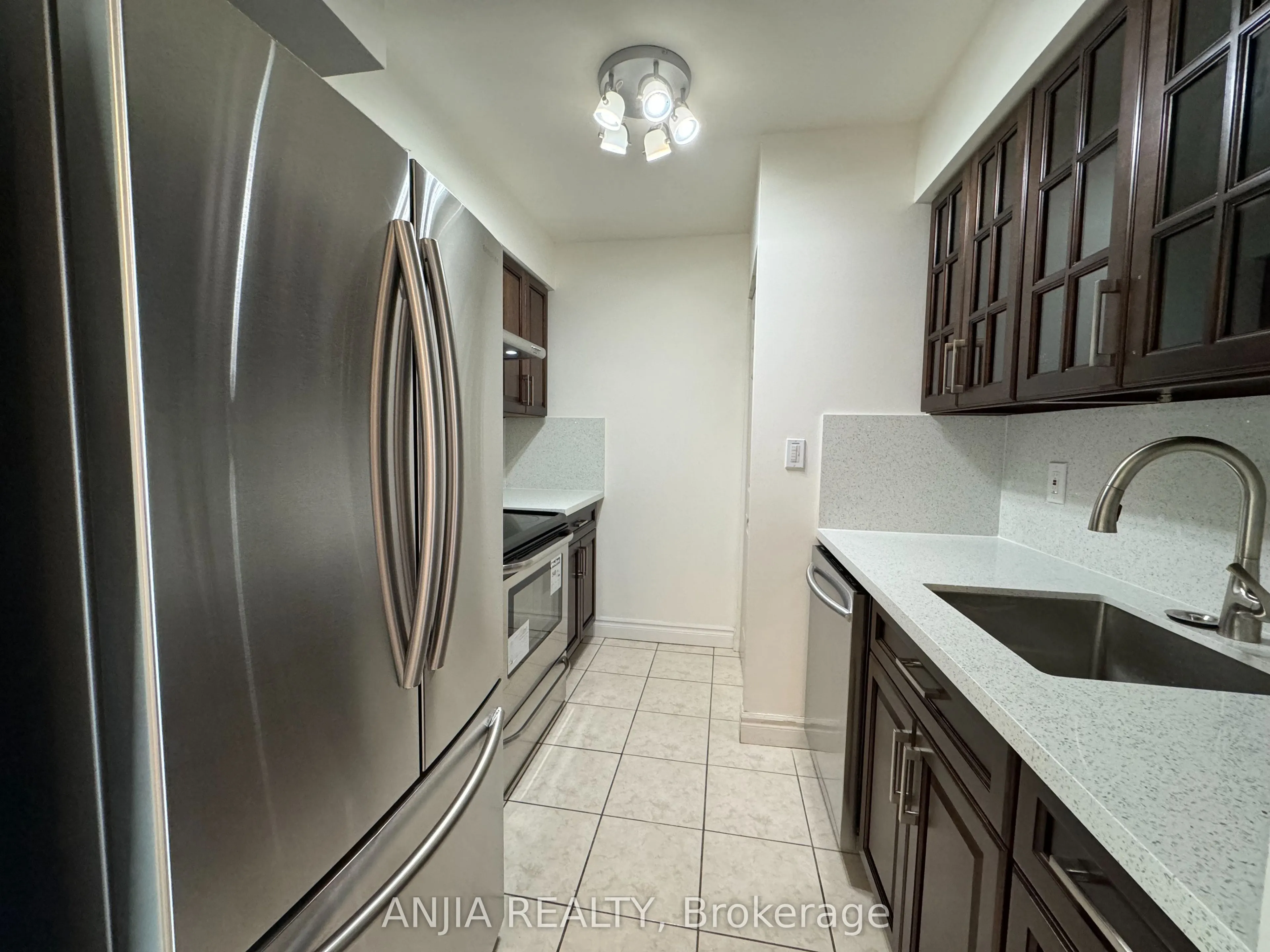 3 Pemberton Avenue, #2001