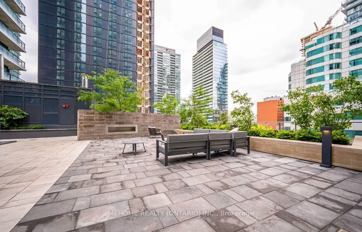 115 Blue Jays Way, #507