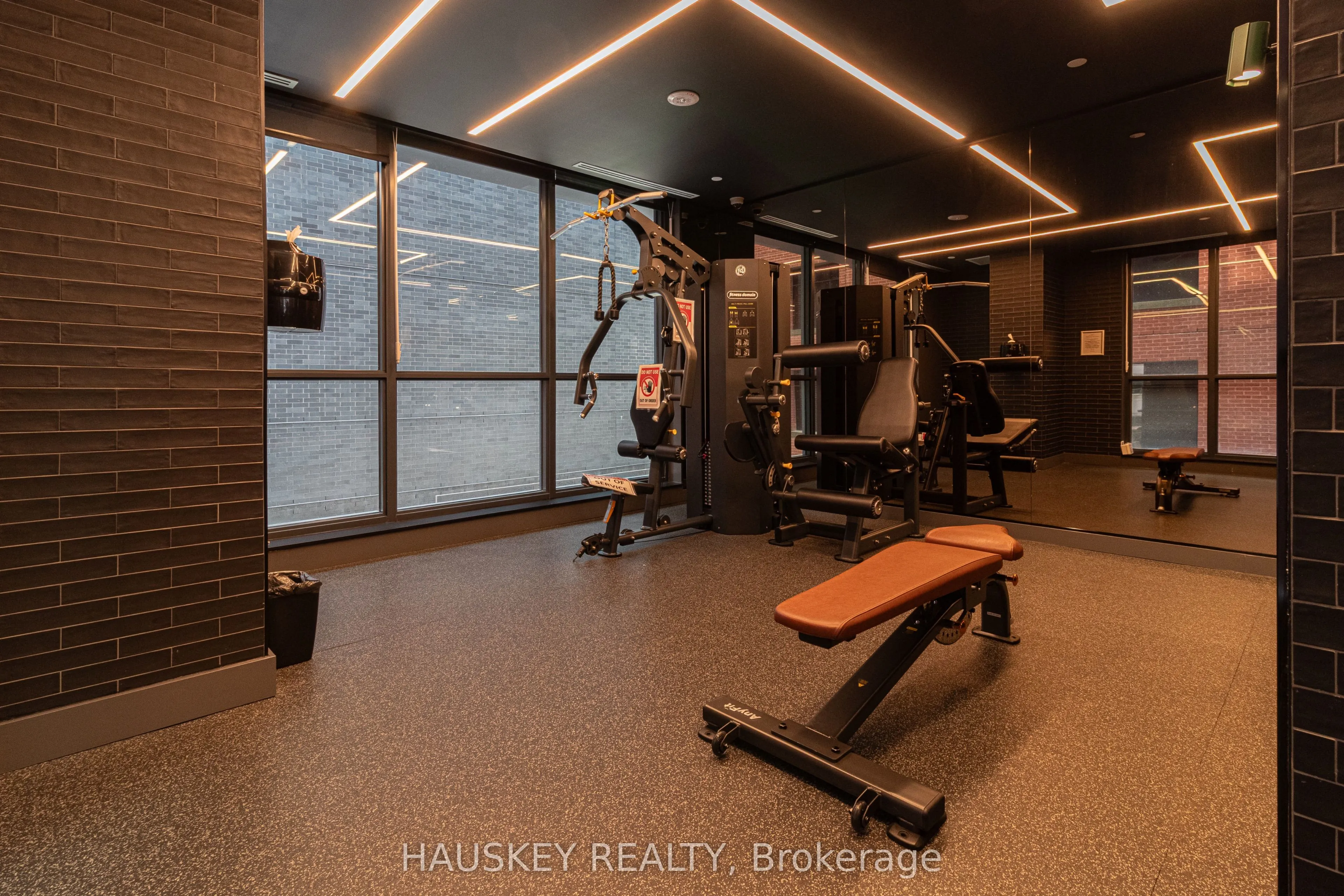 327 King Street W, #3004