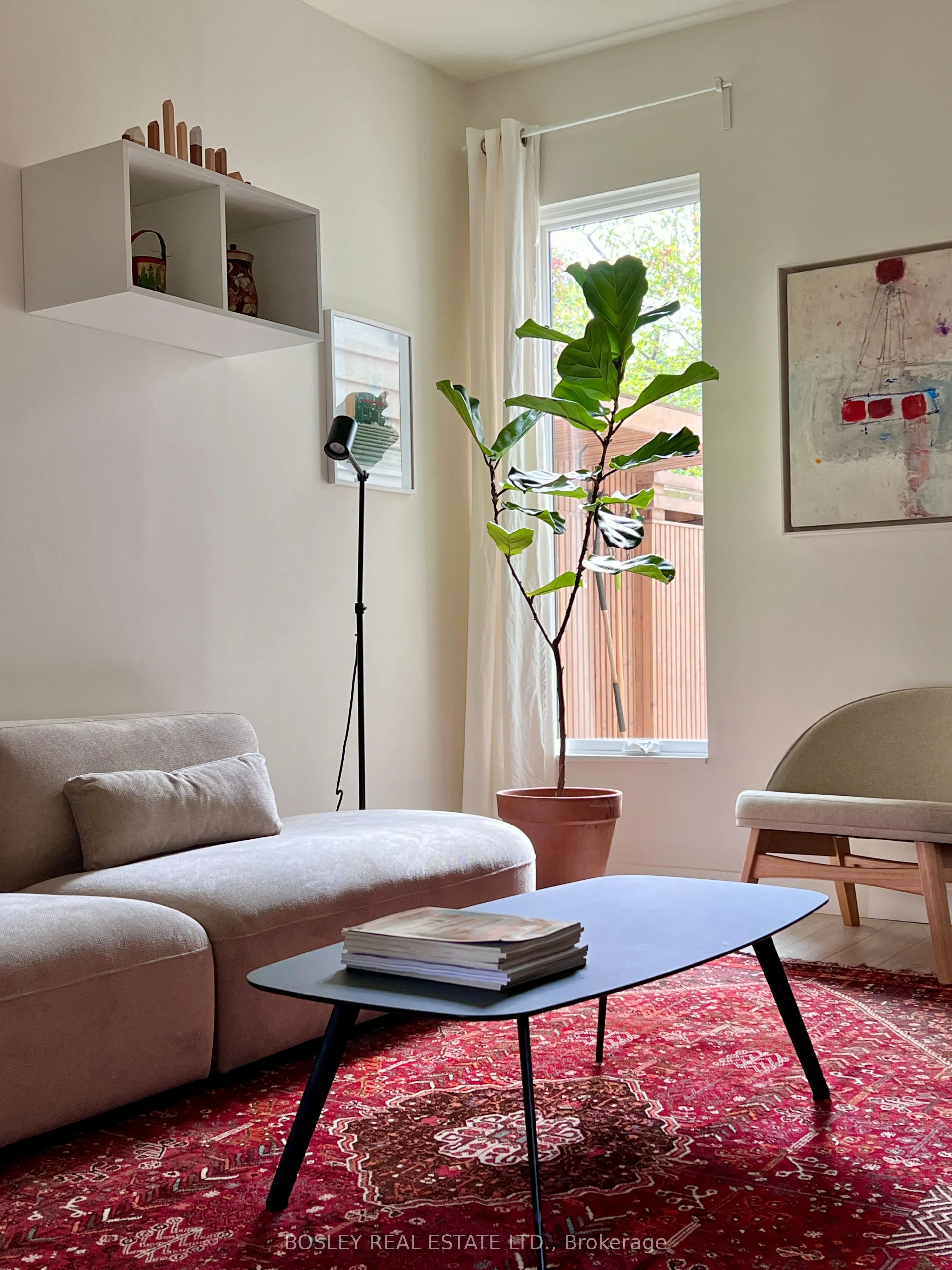 41 Henderson Avenue, #Main Floor