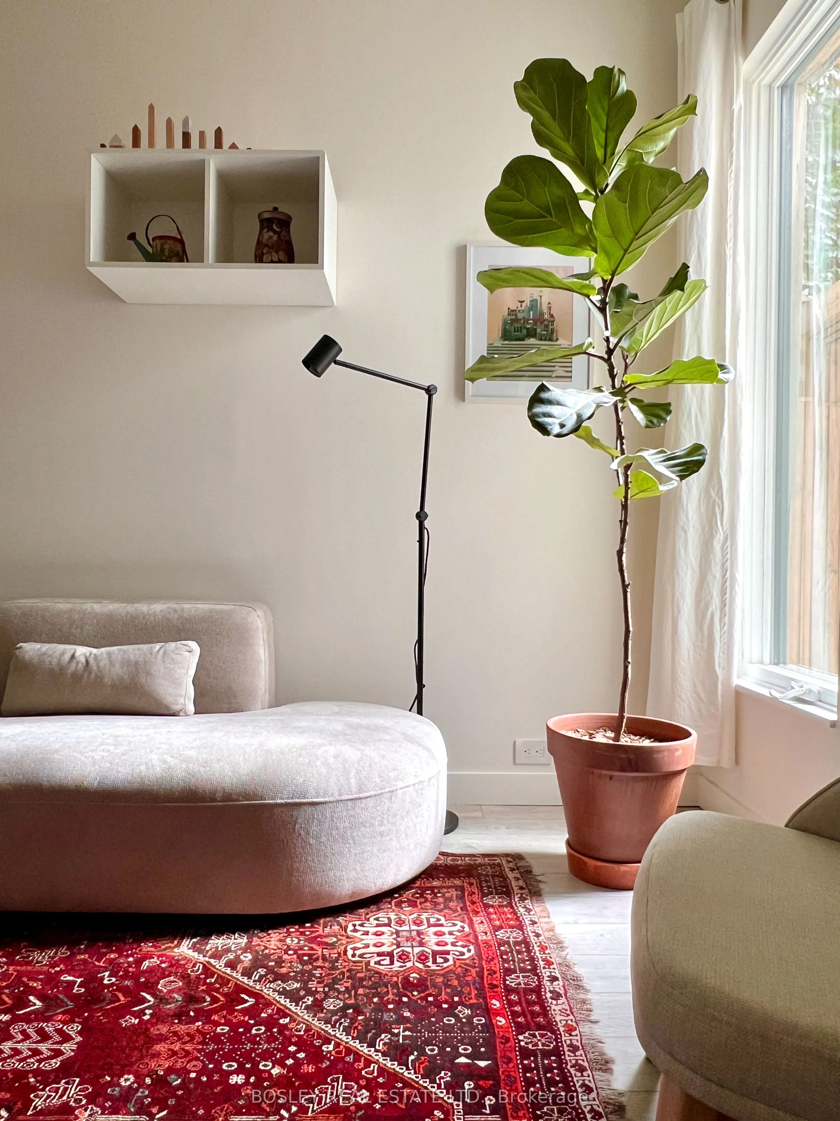41 Henderson Avenue, #Main Floor