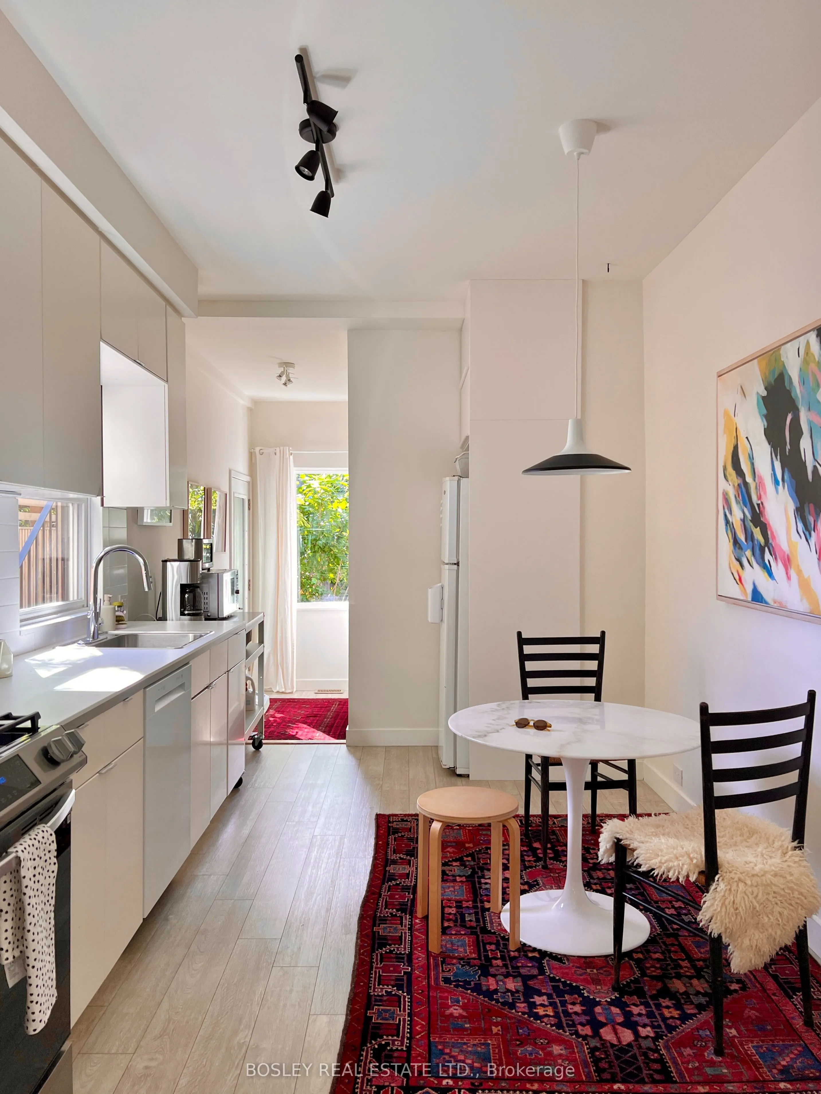 41 Henderson Avenue, #Main Floor