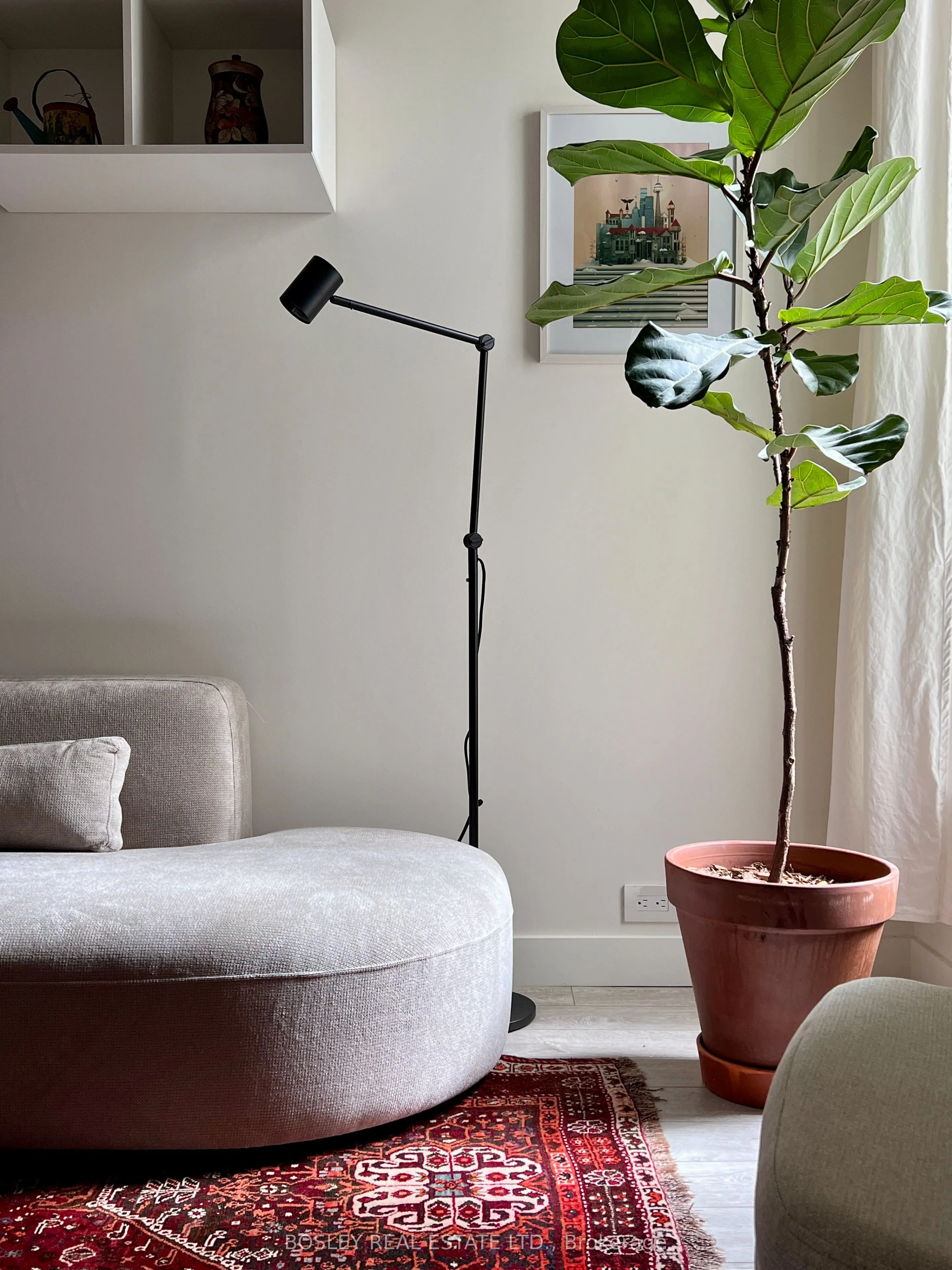 41 Henderson Avenue, #Main Floor