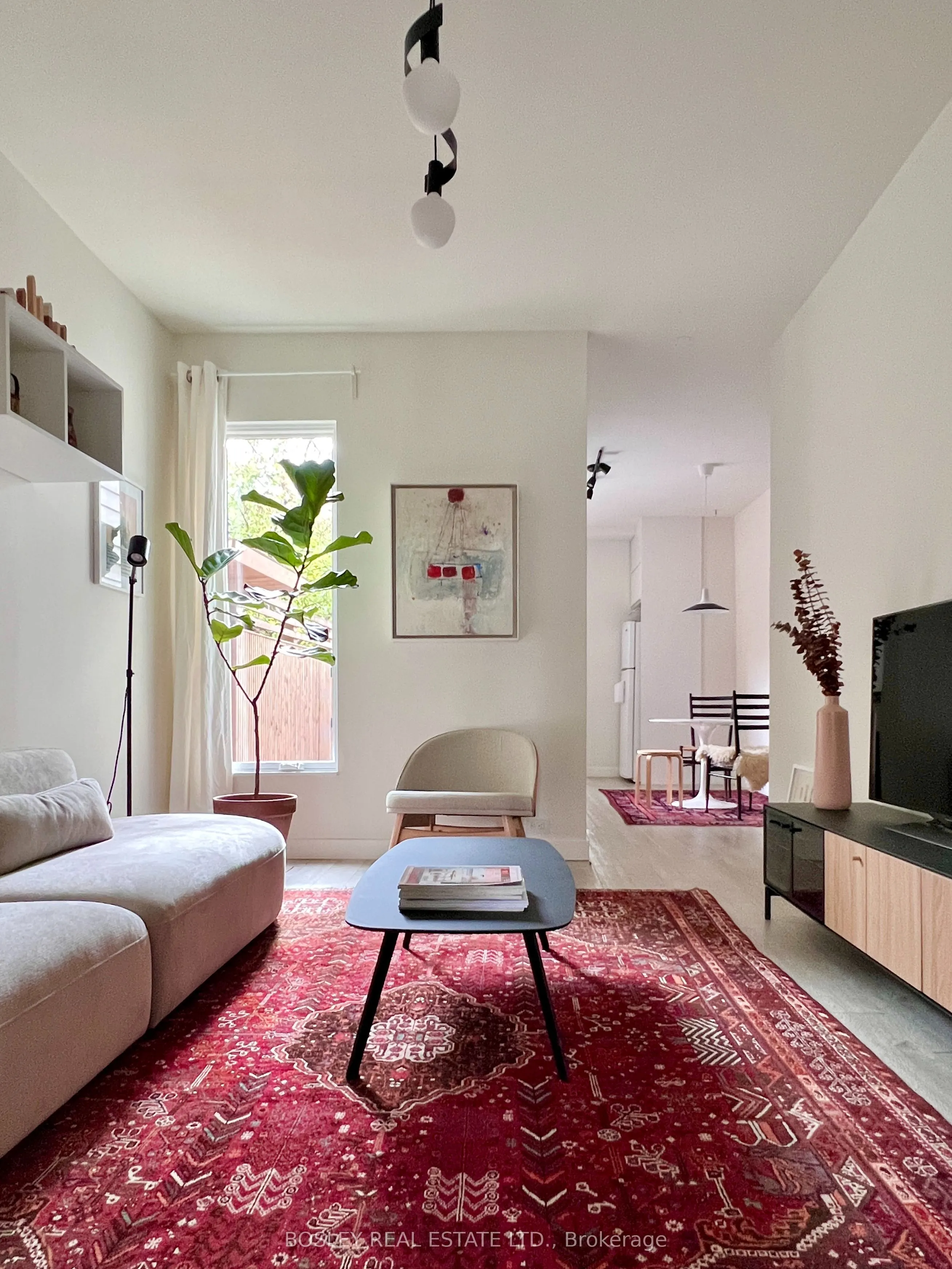 41 Henderson Avenue, #Main Floor