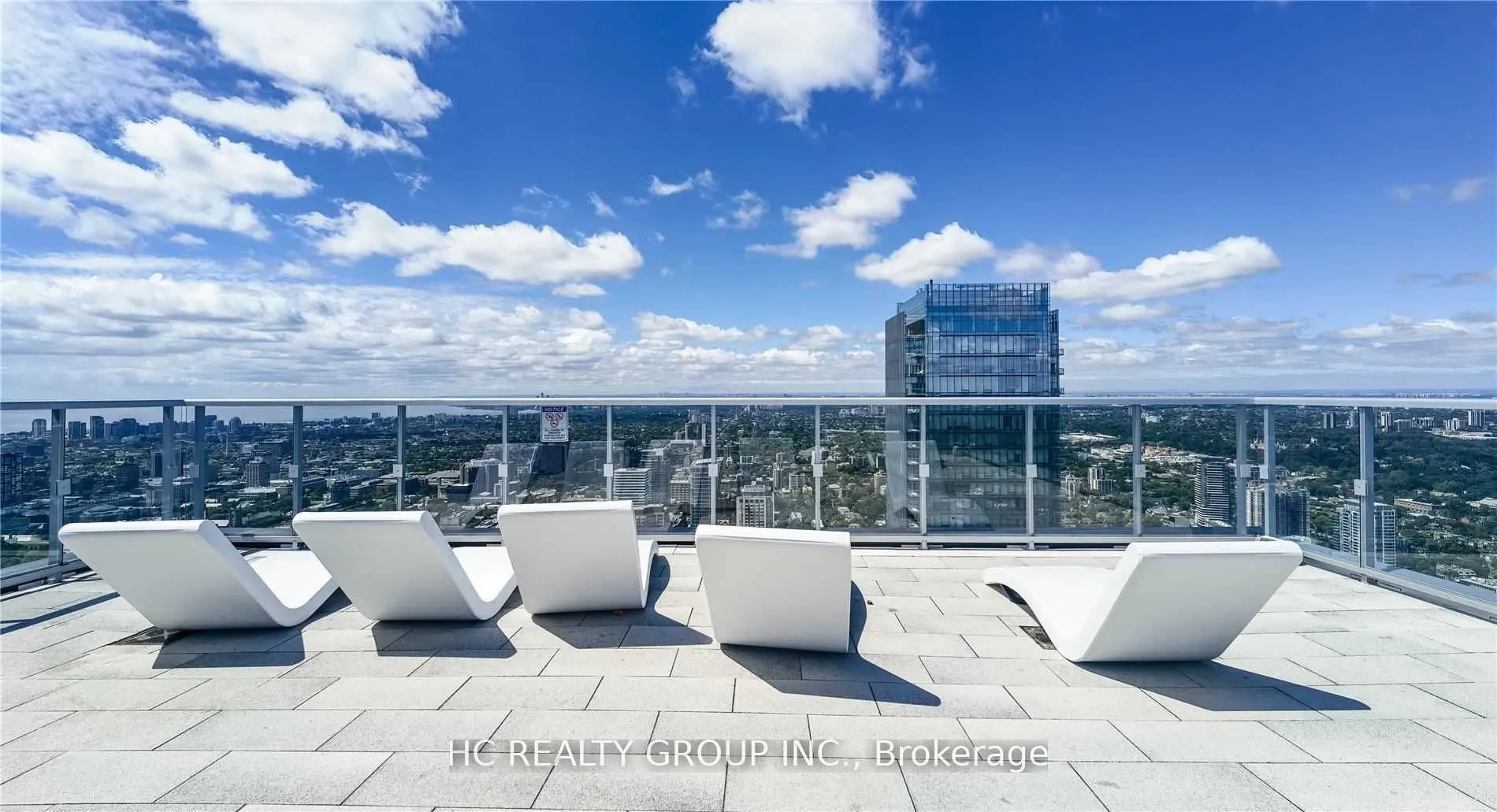 1 Yorkville Avenue, #3912