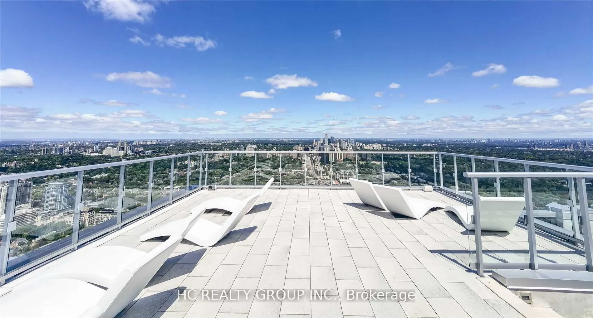 1 Yorkville Avenue, #3912