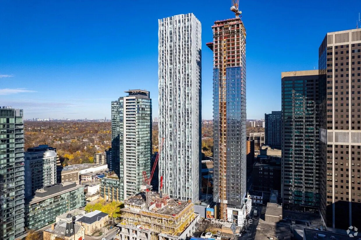 1 Yorkville Avenue, #3912