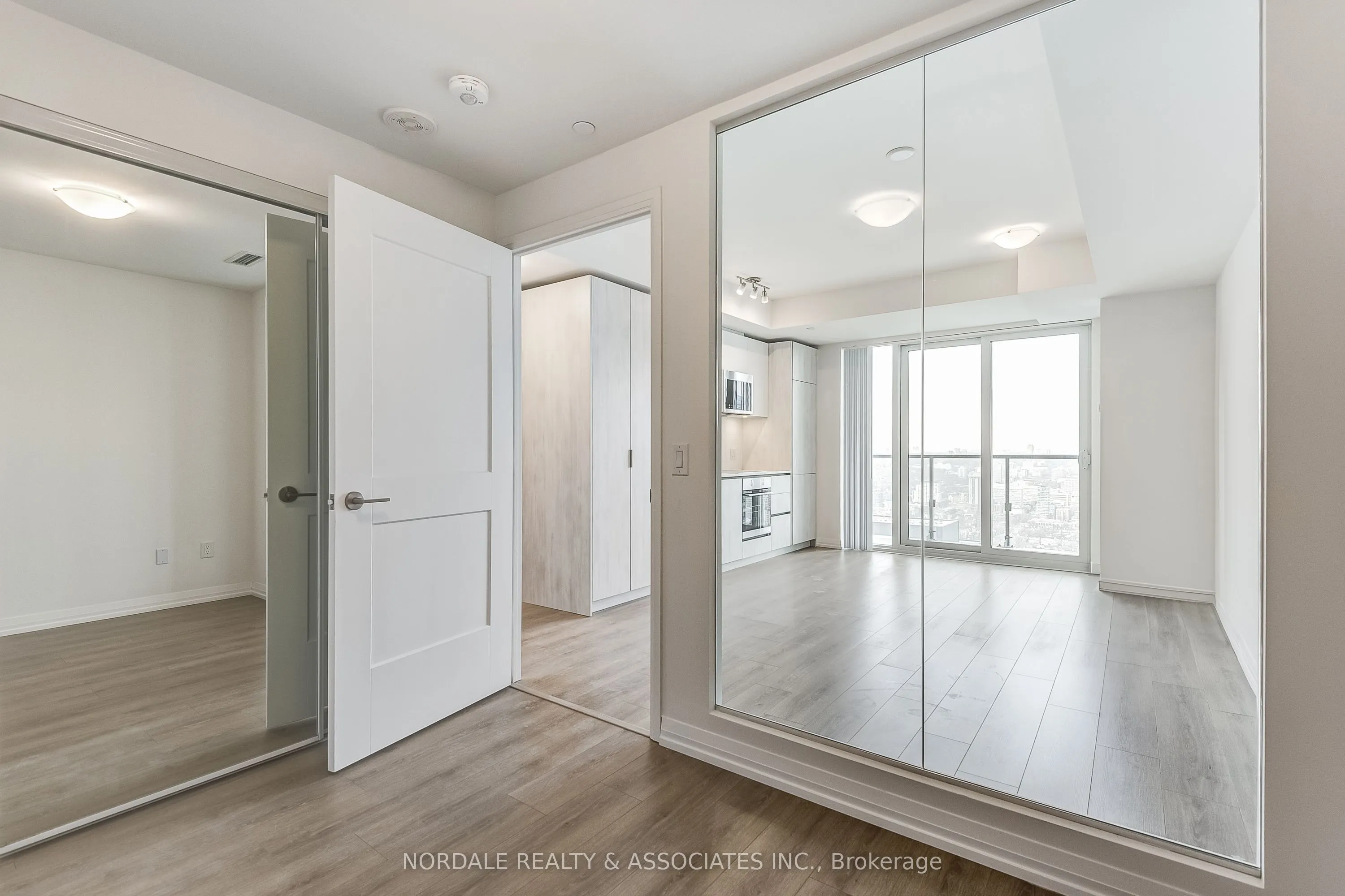 28 Widmer Street, #3026