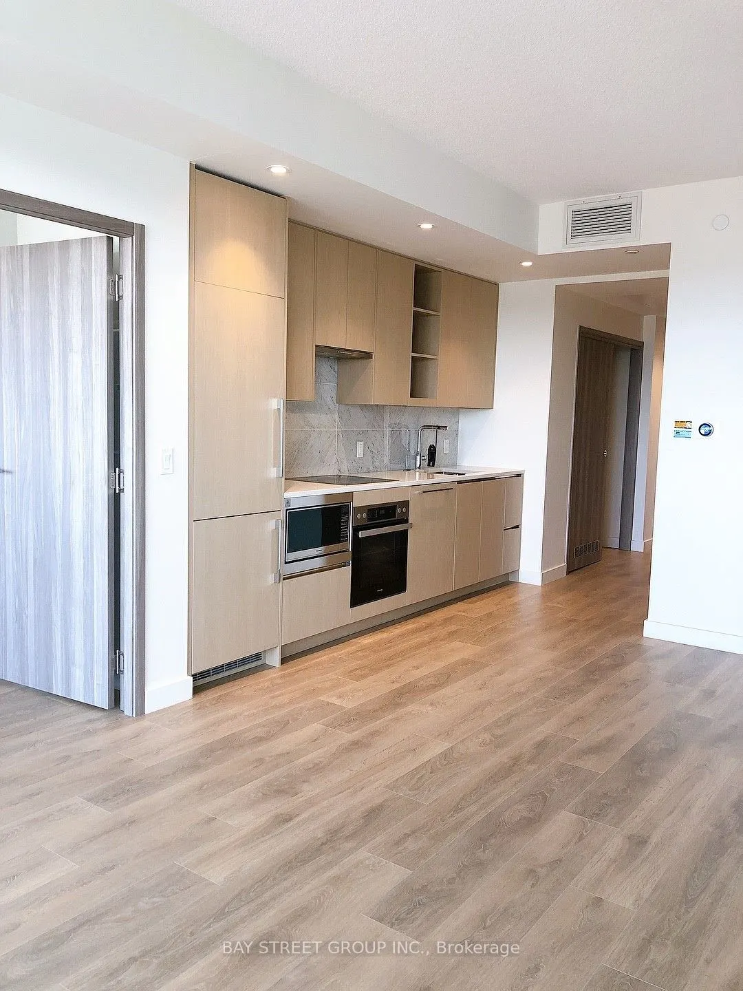 85 Mcmahon Drive S, #1511