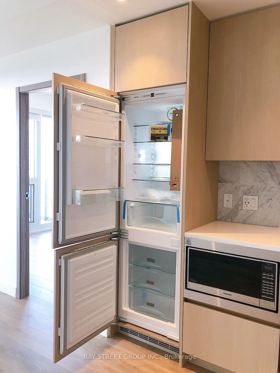 85 Mcmahon Drive S, #1511