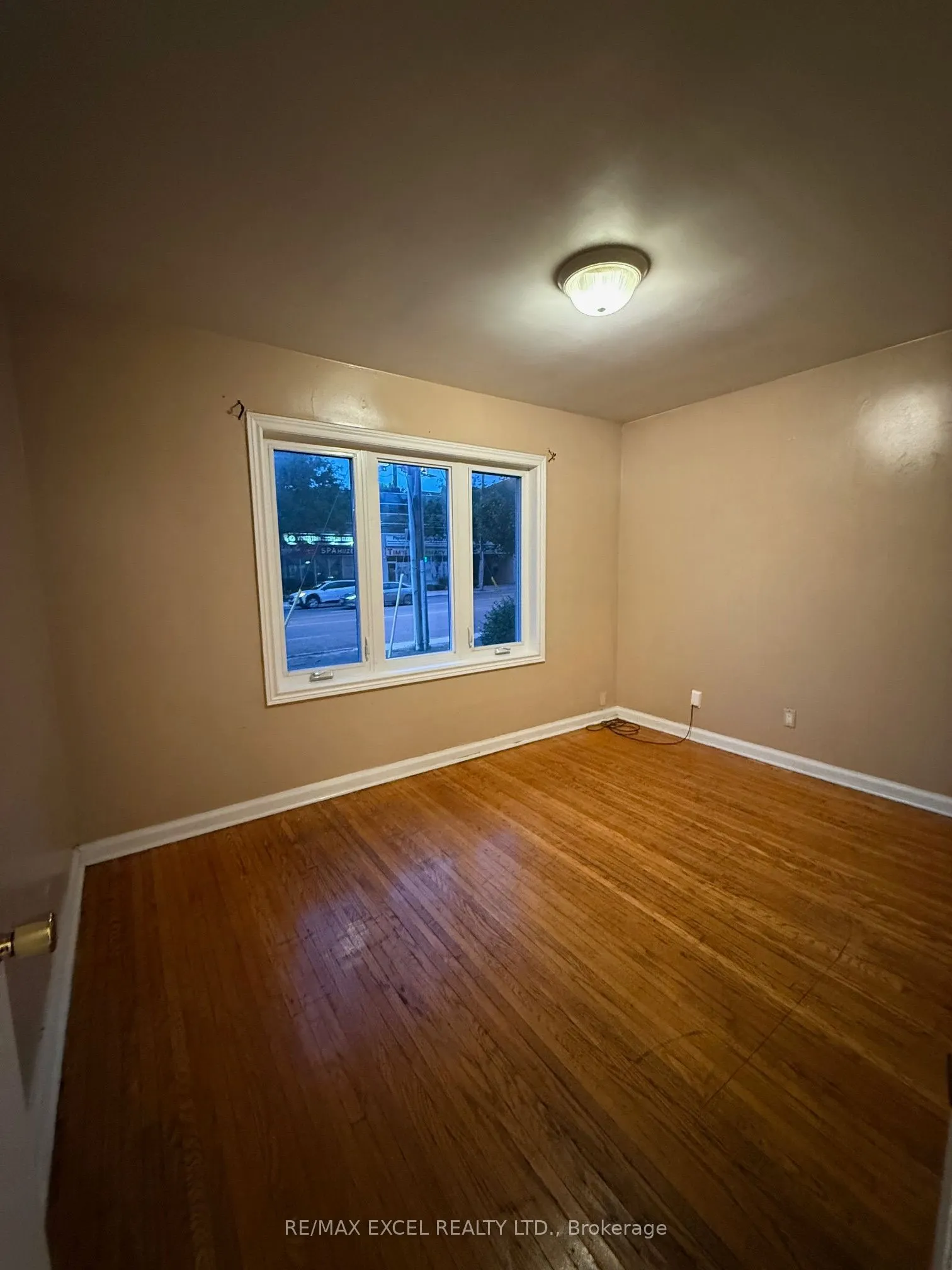 83 Finch Avenue W