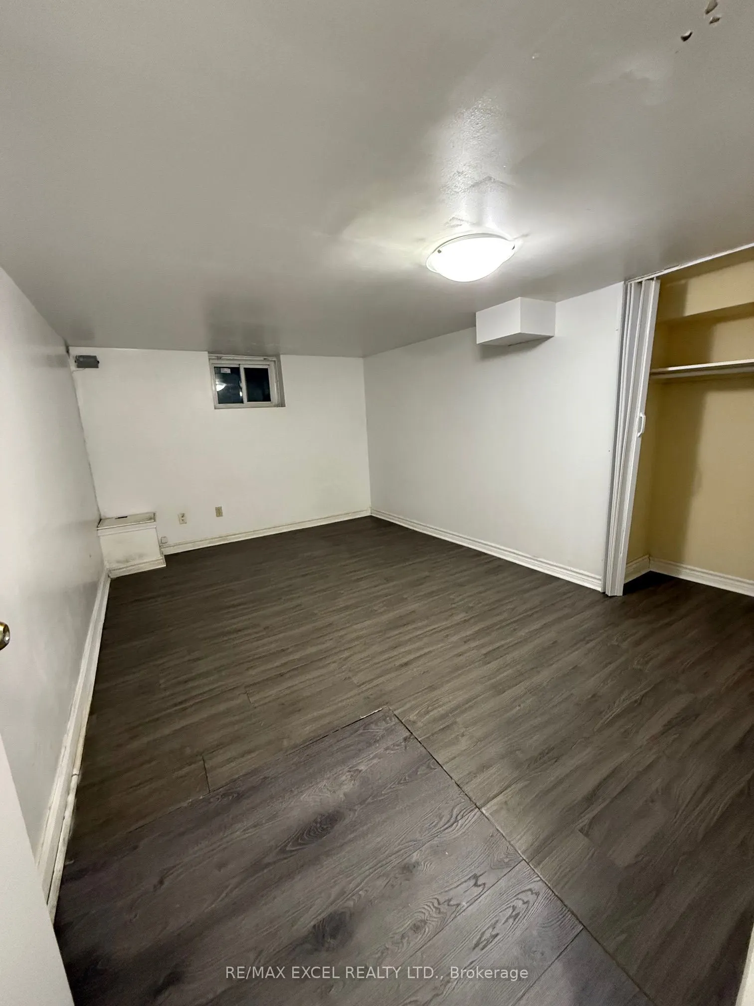 83 Finch Avenue W
