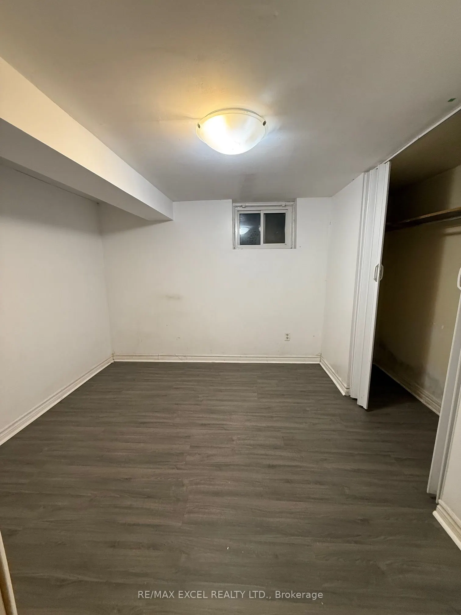 83 Finch Avenue W