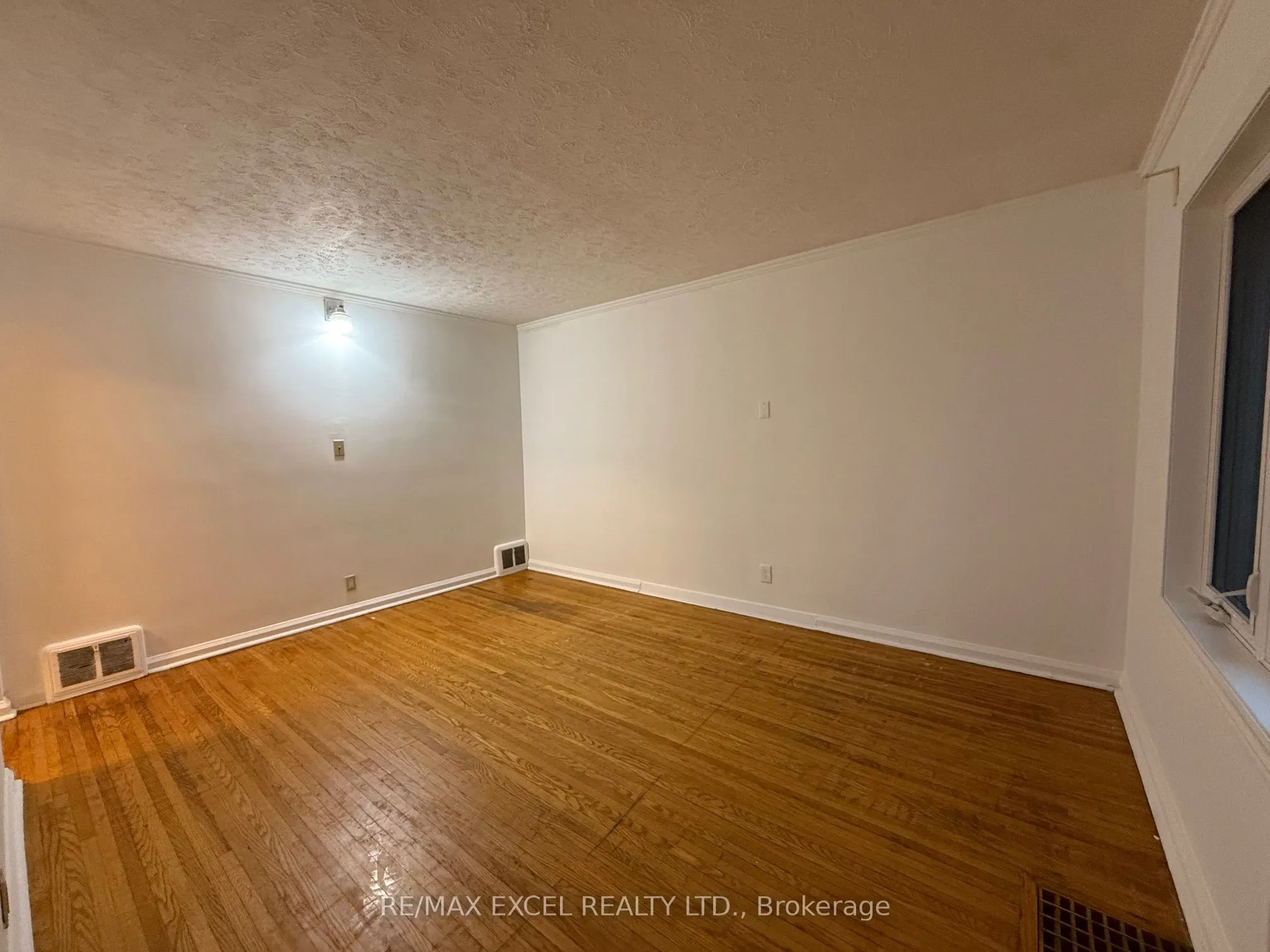 83 Finch Avenue W